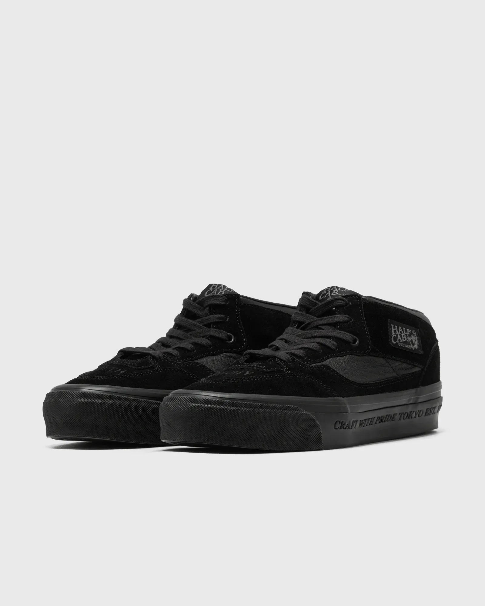 000000_Neighborhood-x-Vans-OTW-Half-Cab-33_BLACK_VN000EFYBLA1_img1