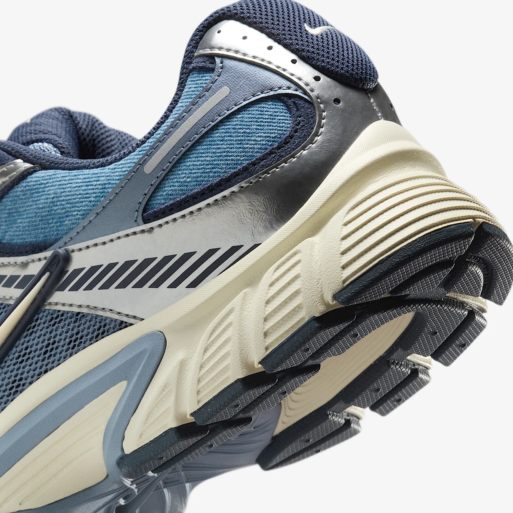 4A708A_Nike-V5-RNR-SE_SMOKEY-BLUE-DENIM_IH3649-006_img7