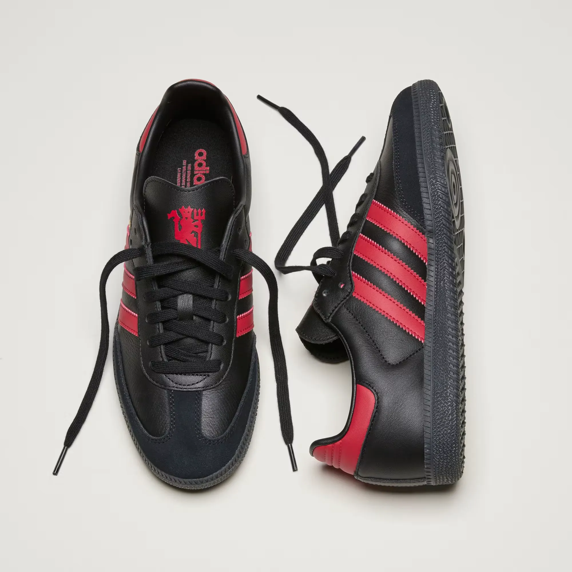 840B23_adidas-Samba_MANCHESTER-UNITED_JQ4036_img3