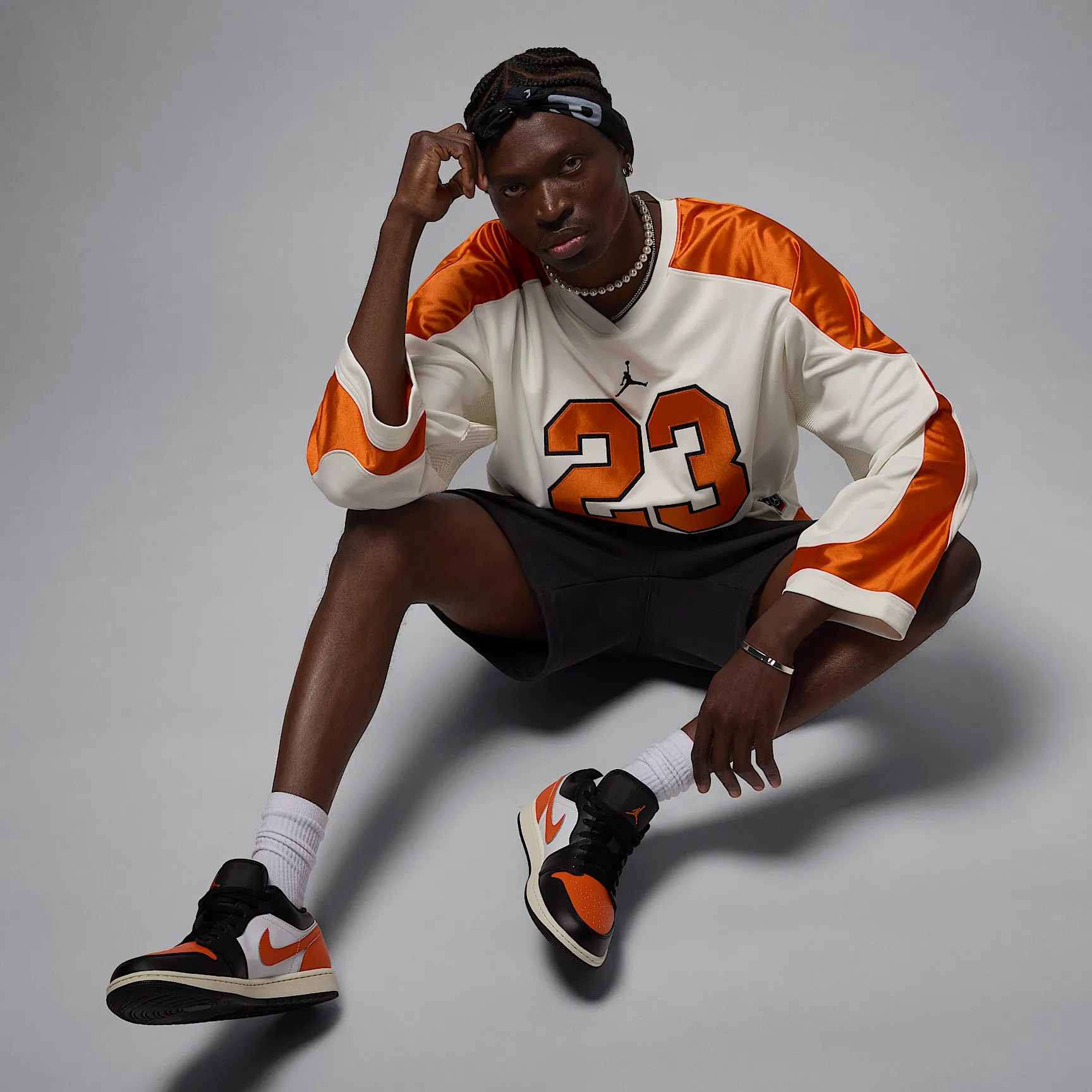 DF5204_-1-lowAir-Jordan-1-Low_SHATTERED-BACKBOARD-ALTERNATE_553558-081_img8