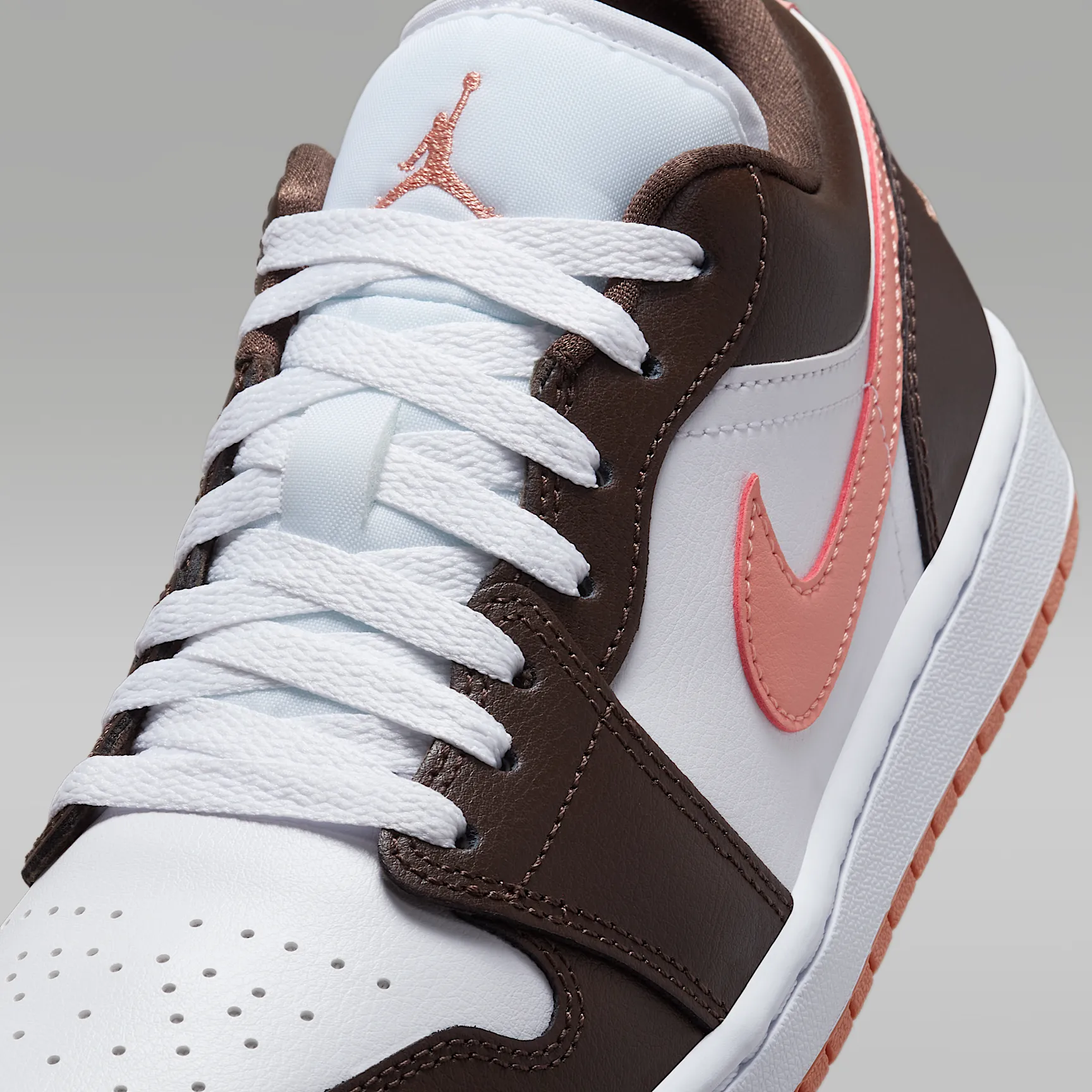 2B1F1E_Air-Jordan-1-Low-WMNS_BROWN-PINK_DC0774-182_img6