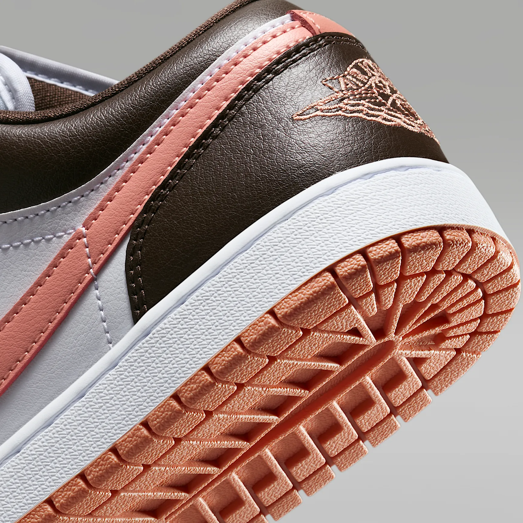 2B1F1E_Air-Jordan-1-Low-WMNS_BROWN-PINK_DC0774-182_img7