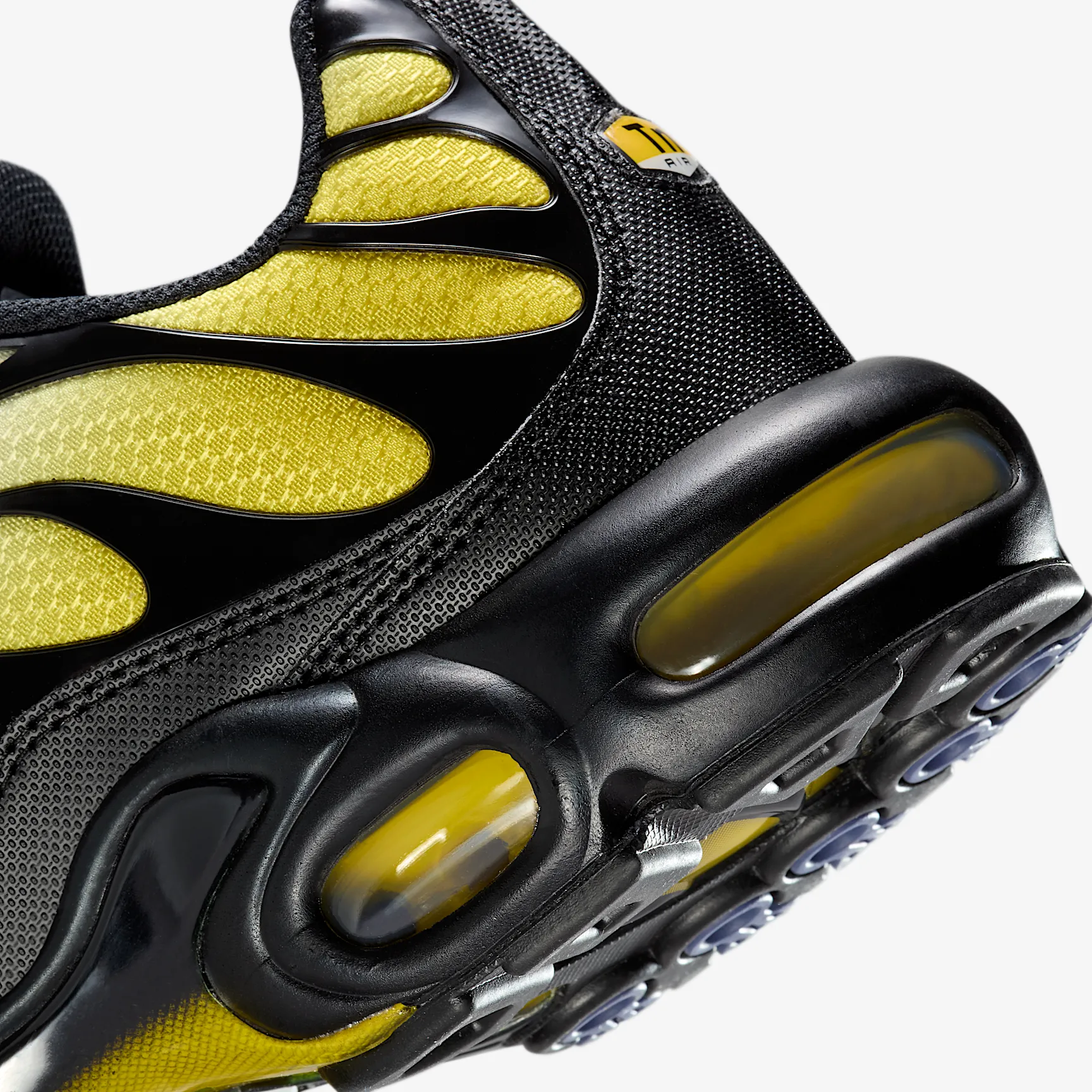 CEBE43_Nike-Air-Max-Plus_YELLOW-WHITE_DM0032-023_img7