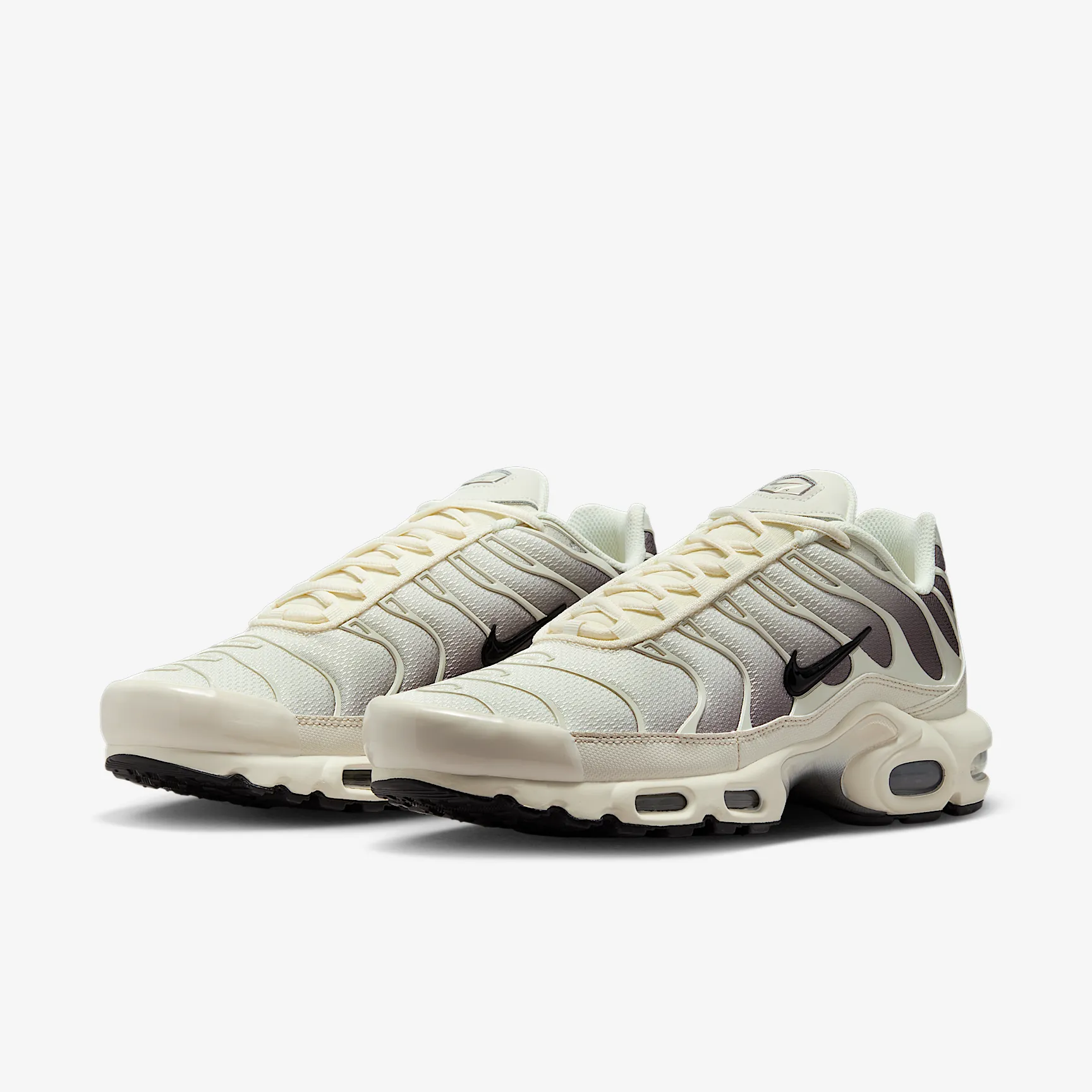 5C4F52_Nike-Air-Max-Plus_LIGHT-OREWOOD-BROWN_DM0032-106_img4