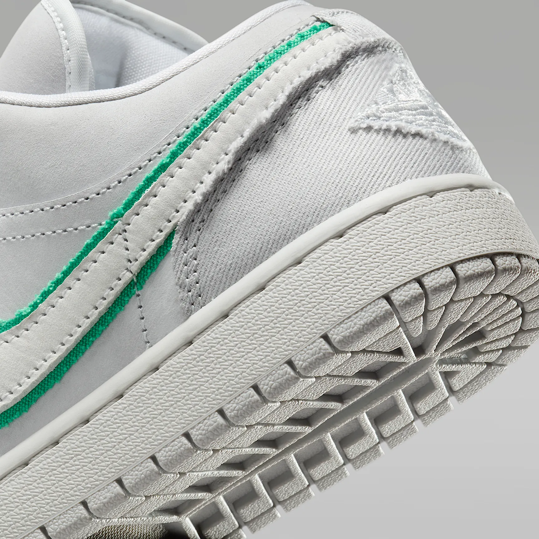 B0B0AF_Air-Jordan-1-Low-SE-WMNS_DISTRESSED-LIGHT-SMOKE-GREY_IH3369-077_img7