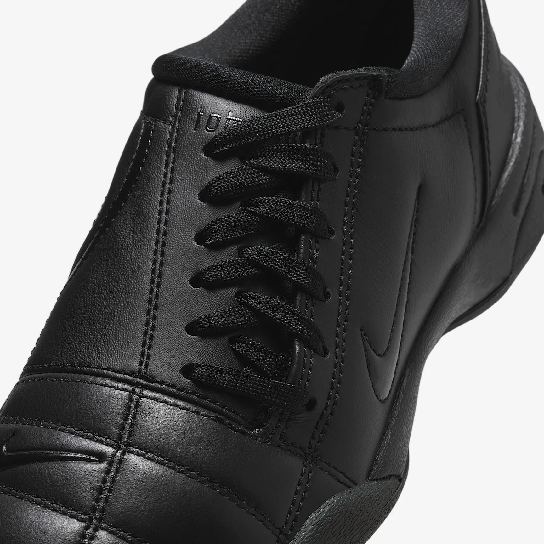 000000_Nike-Total-90-III-WMNS_TRIPLE-BLACK_IM4841-010_img6