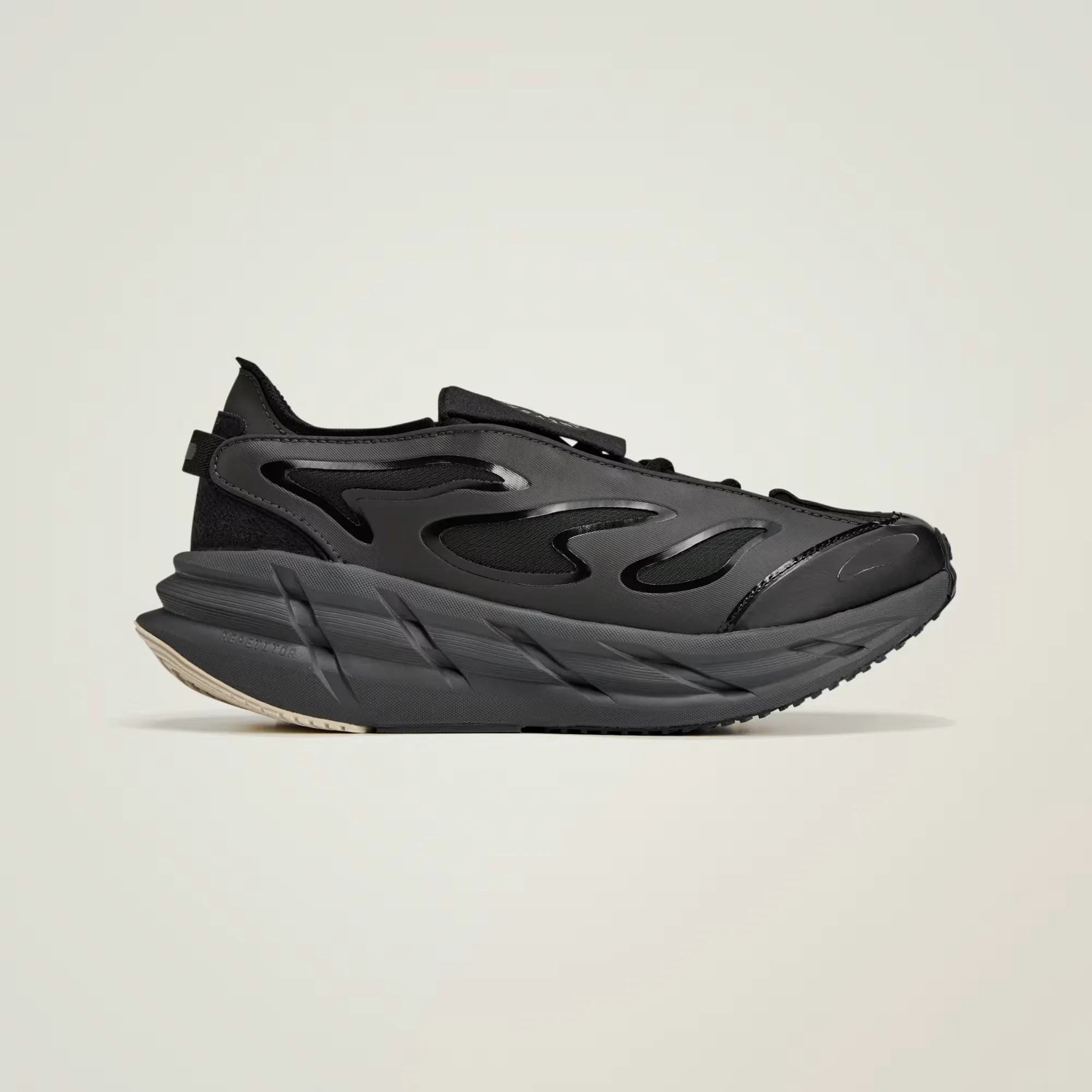 000000_Stella-McCartney-x-adidas-Adistar-WMNS_CORE-BLACK_JR3290_img0