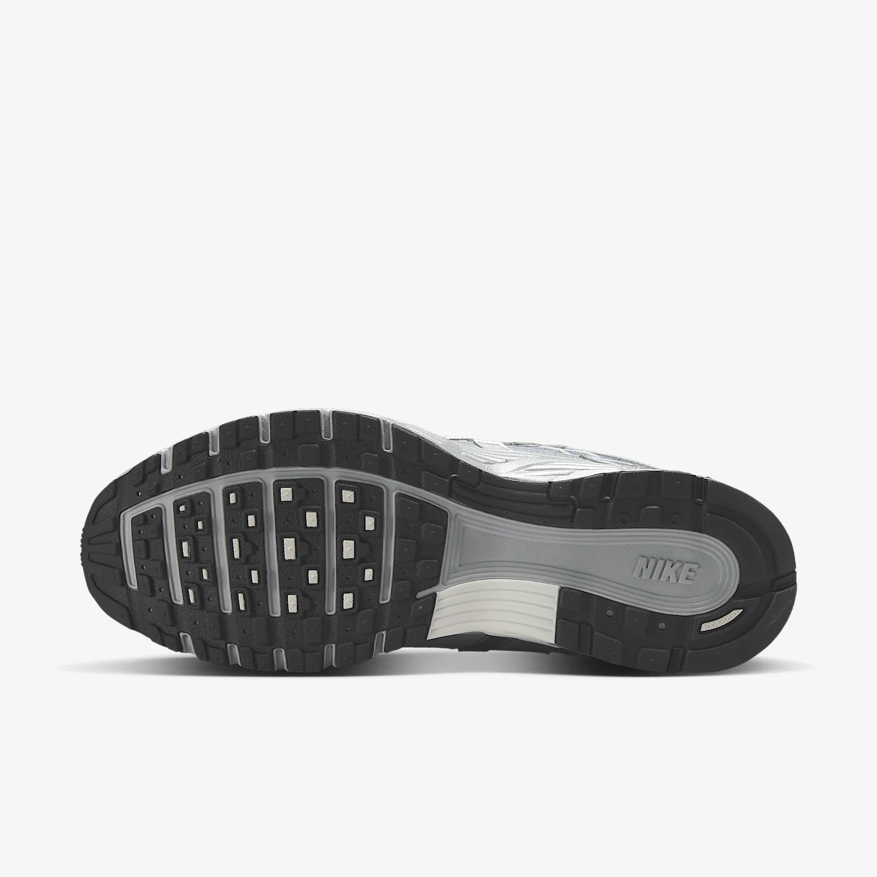 9CA6B7_Nike-P-6000_METALLIC-SILVER-WOLF-GREY_IH4465-095_img1