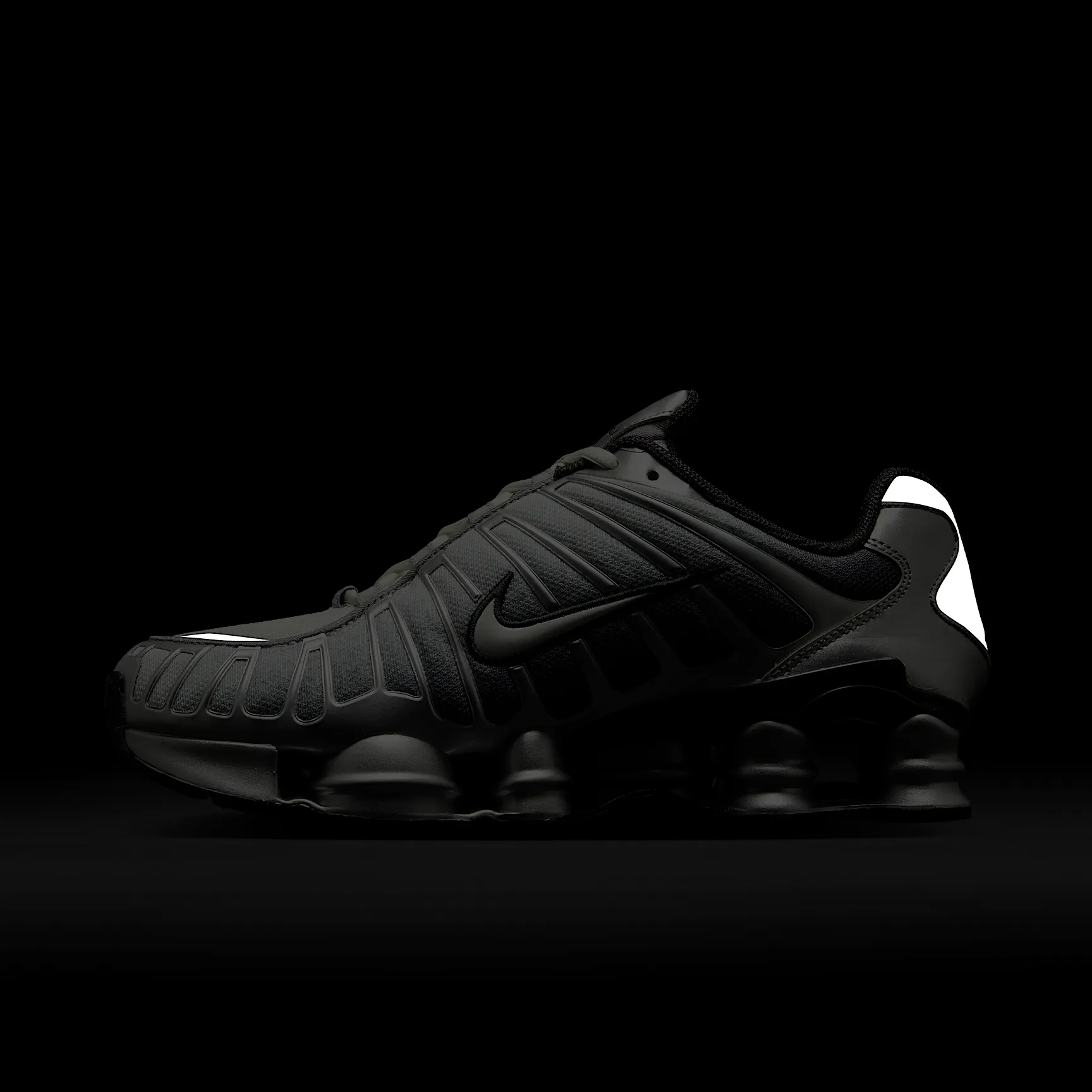 C4C4C4_Nike-Shox-TL_METALLIC-SILVER_IH4466-095_img10