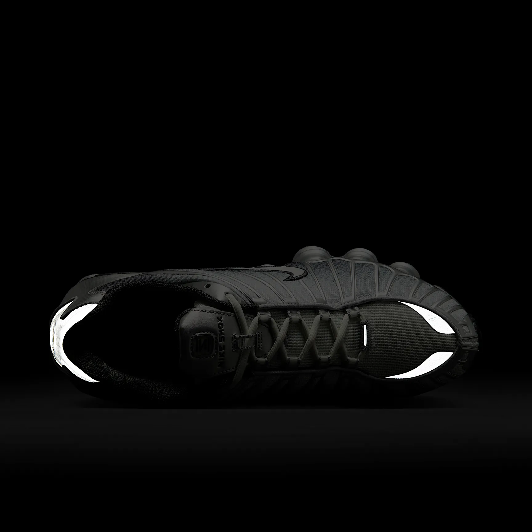 C4C4C4_Nike-Shox-TL_METALLIC-SILVER_IH4466-095_img8