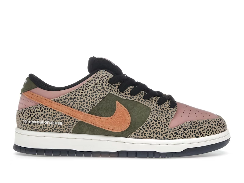 Arts-Rec x Nike SB Dunk Low KHAKI - view 0