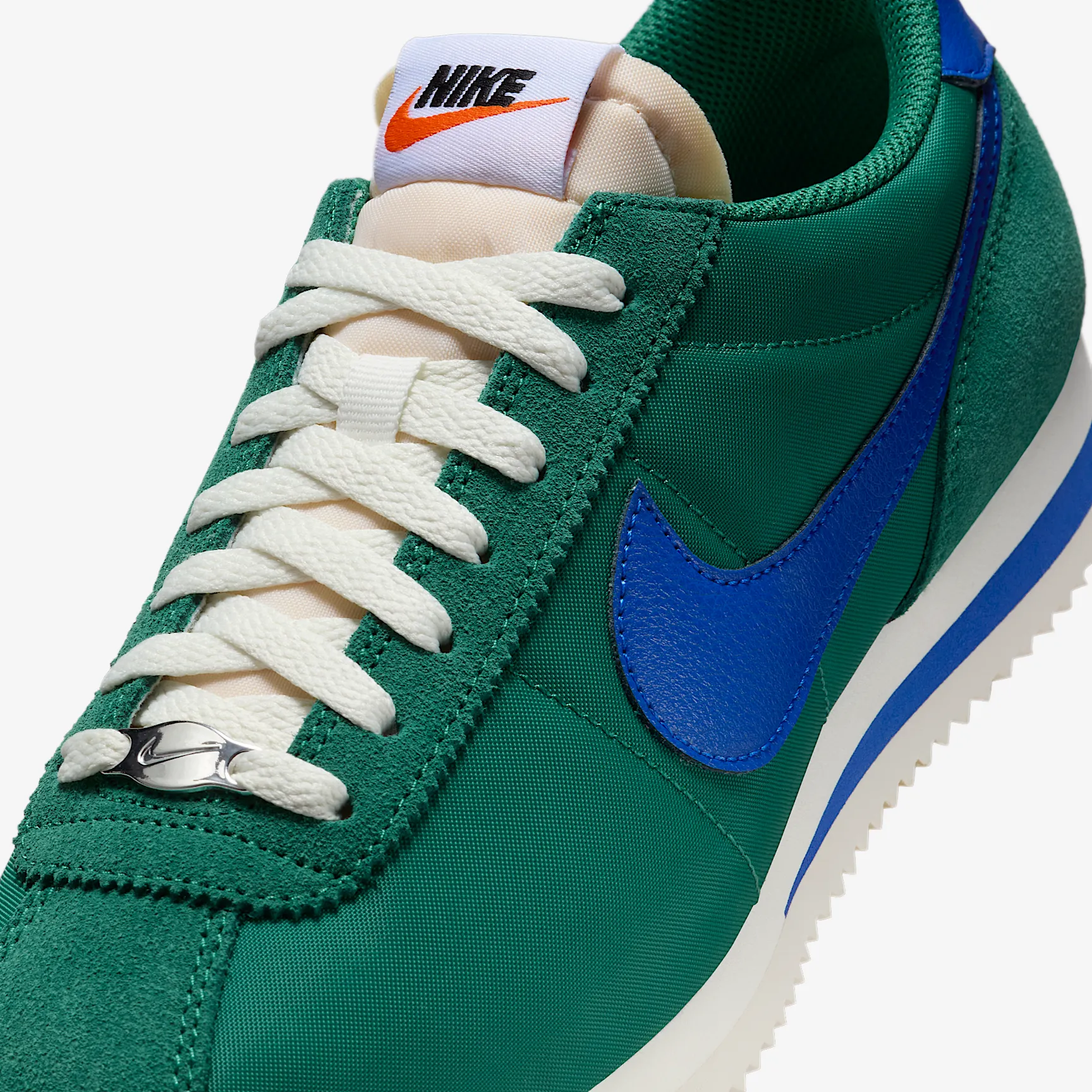 256758_Nike-Cortez-Textile-WMNS_EVERGREEN-AURA_IH2361-300_img6