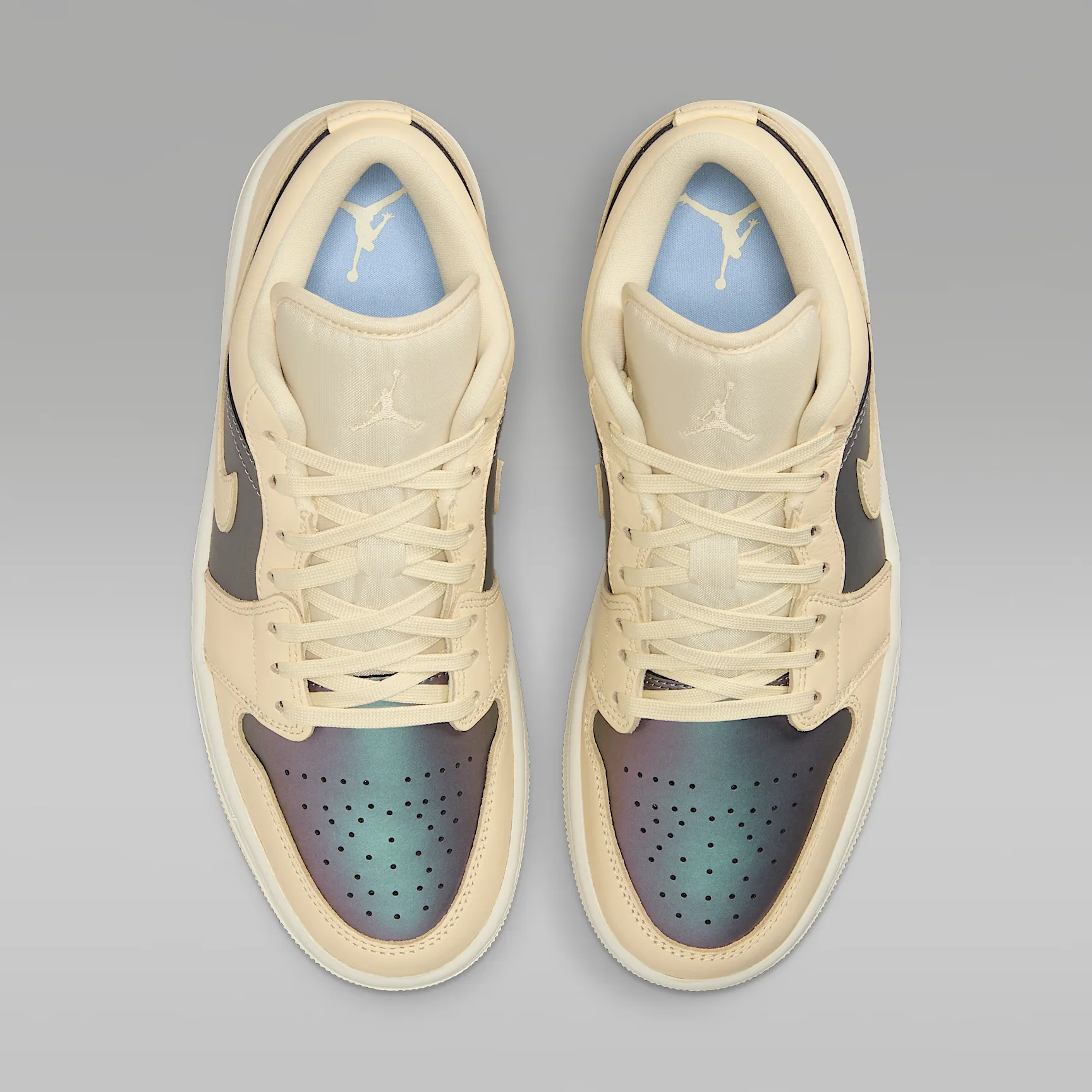 B5AC98_Air-Jordan-1-Low-SE-WMNS_MUSLIN-SAIL-ROYAL_IH4110-104_img3