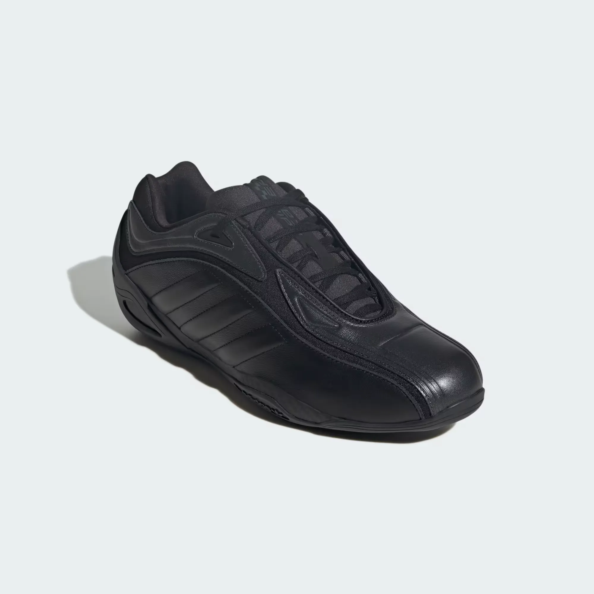000000_adidas-Adiracer-GT_CORE-BLACK_JQ5758_img3