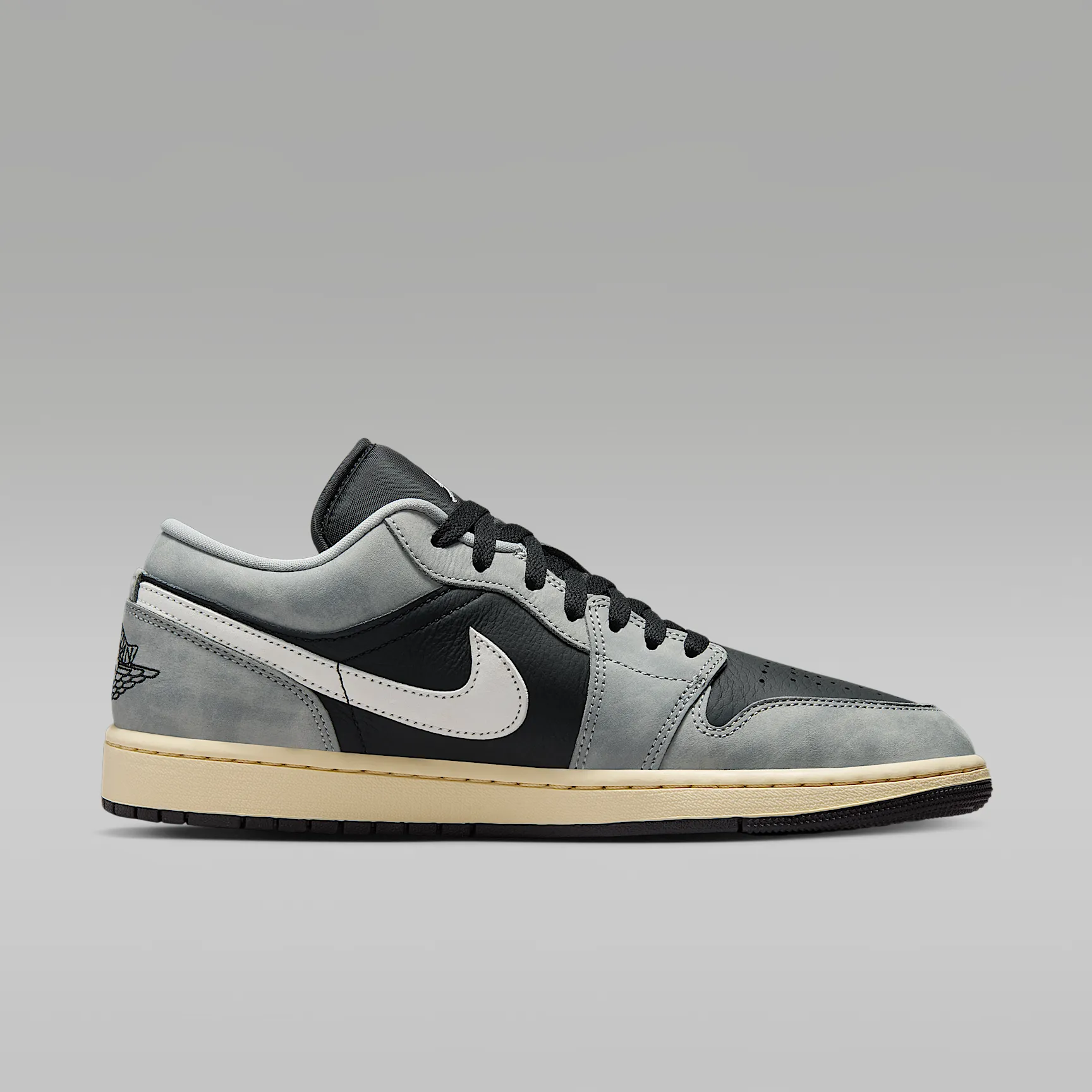 919594_Air-Jordan-1-Low-SE_LIGHT-SMOKE-GREY_HQ2010-012_img2