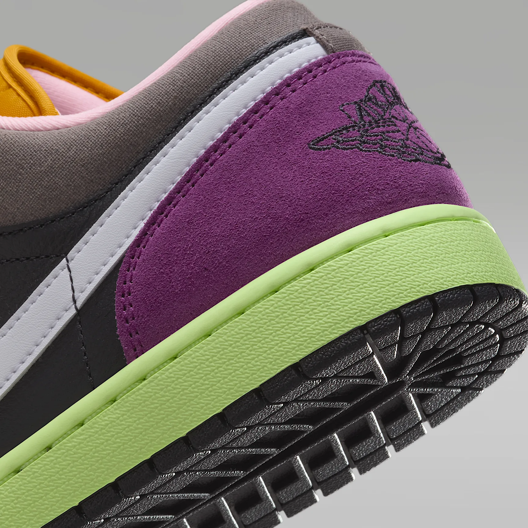 E8AC42_Air-Jordan-1-Low-SE_TOKYO-BIO-HACK_HQ2010-005_img7