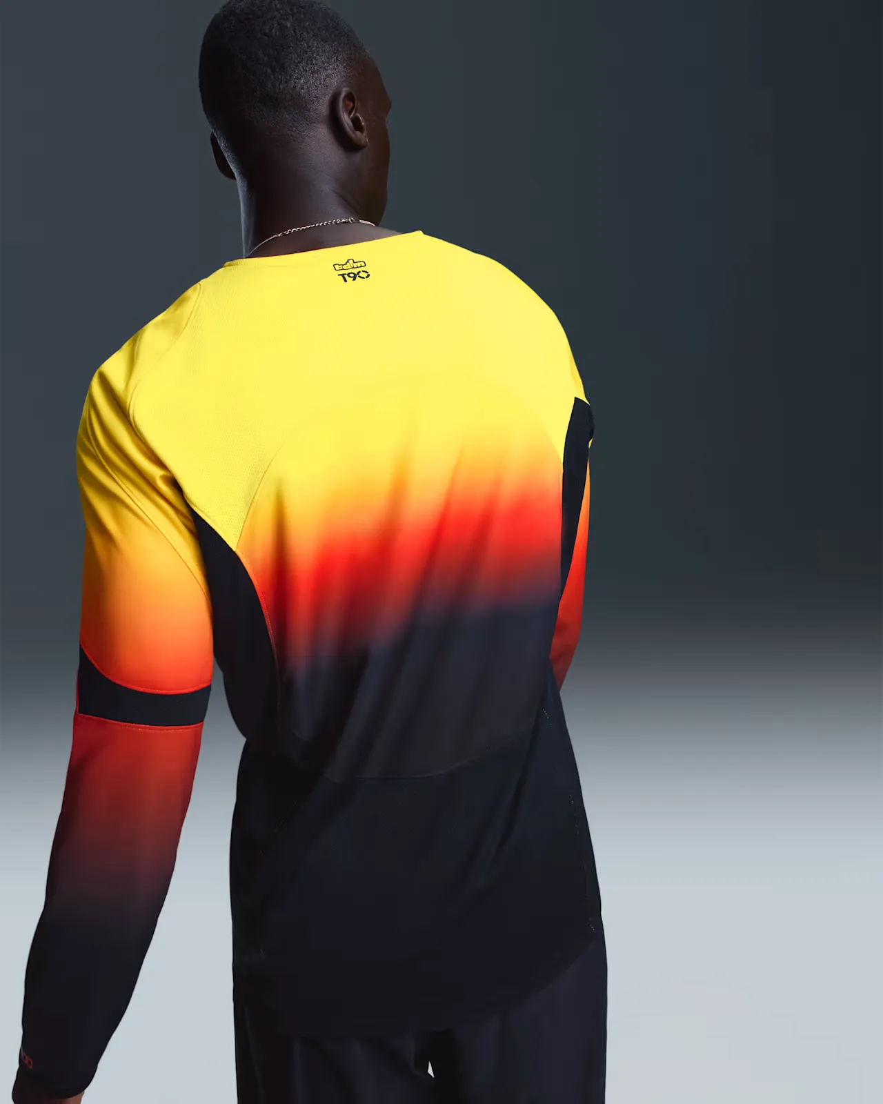 FFBB53_BDLM-x-Nike-Total-90-Long-sleeve-T-shirt_BDLM_IO8394-731_img2