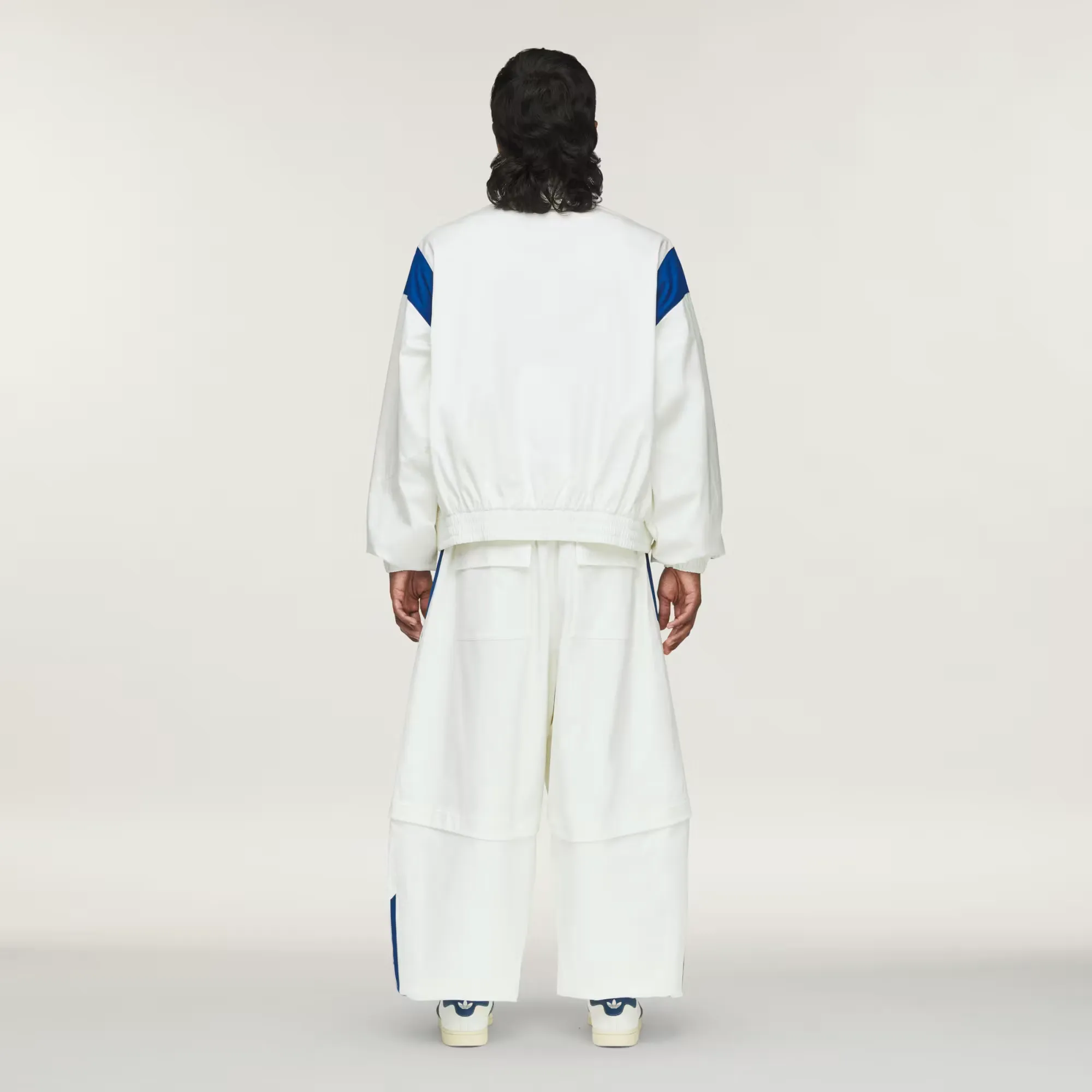 0161B6_Willy-Chavarria-x-adidas-Poplin-Track-Jacket_OFF-WHITE-BLUE_KC0539_img4