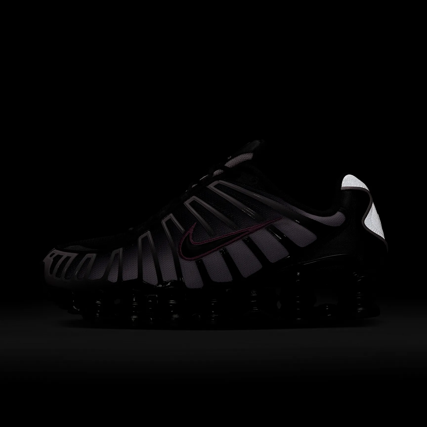 DCC5DA_Nike-Shox-TL-WMNS_BLACK-PLAYFUL-PINK_IH4485-001_img8