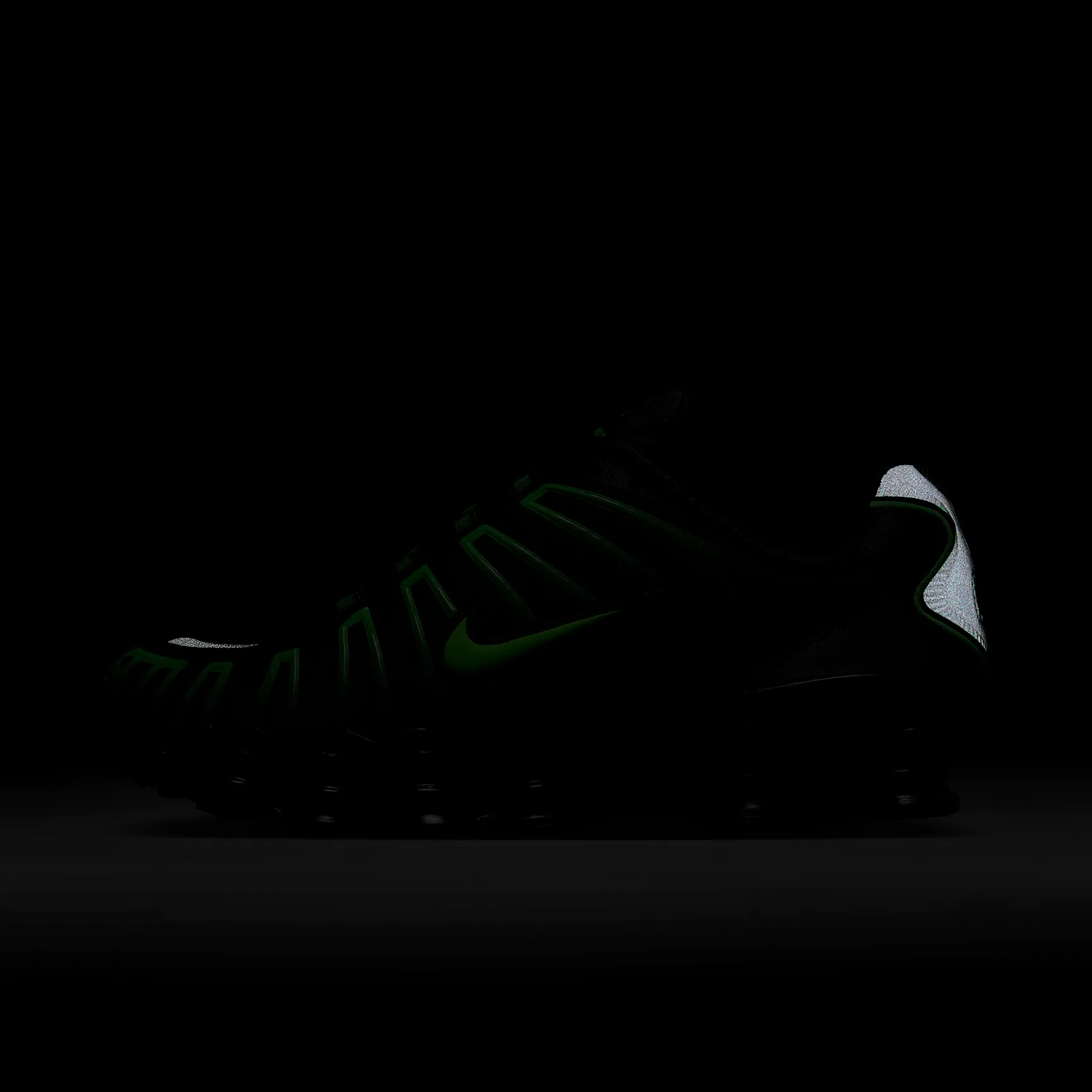 55CC5B_Nike-Shox-TL_BLACK-NEON-_AV3595-012_img9