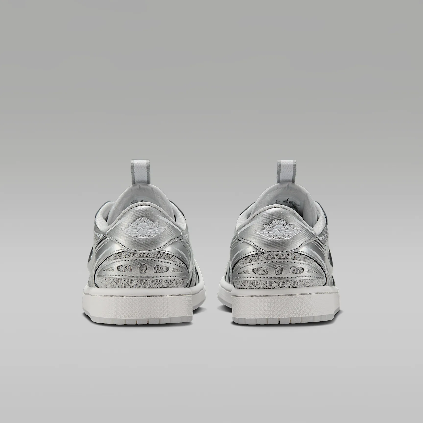 CACACA_Air-Jordan-1-Low-MM-V3-WMNS_METALLIC-SILVER_HQ2186-002_img5