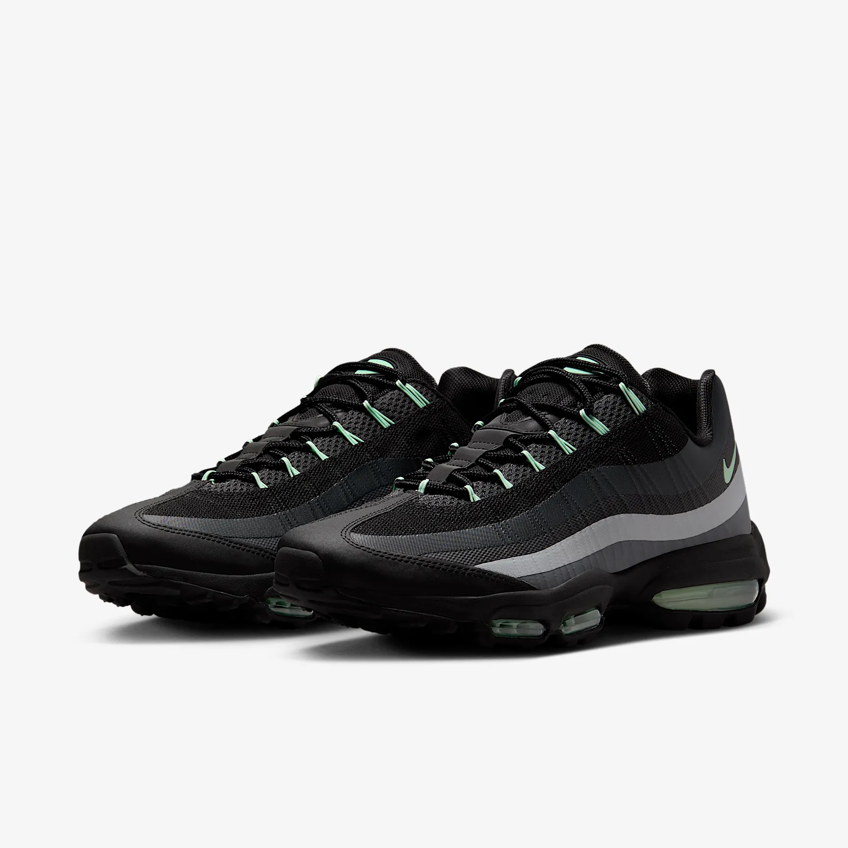 90B7A4_Nike-Air-Max-95-Ultra_BLACK-MINT-FOAM_IB7681-004_img4