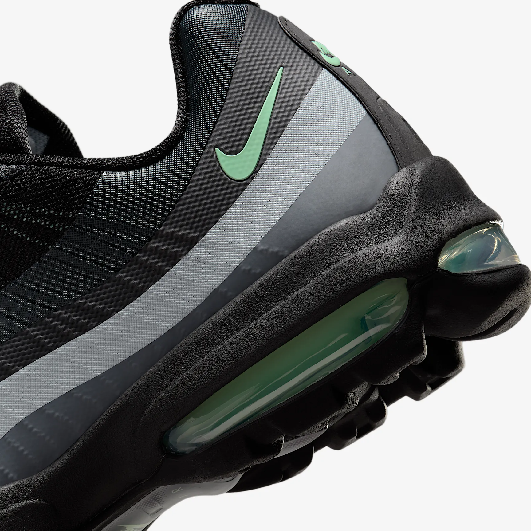 90B7A4_Nike-Air-Max-95-Ultra_BLACK-MINT-FOAM_IB7681-004_img7