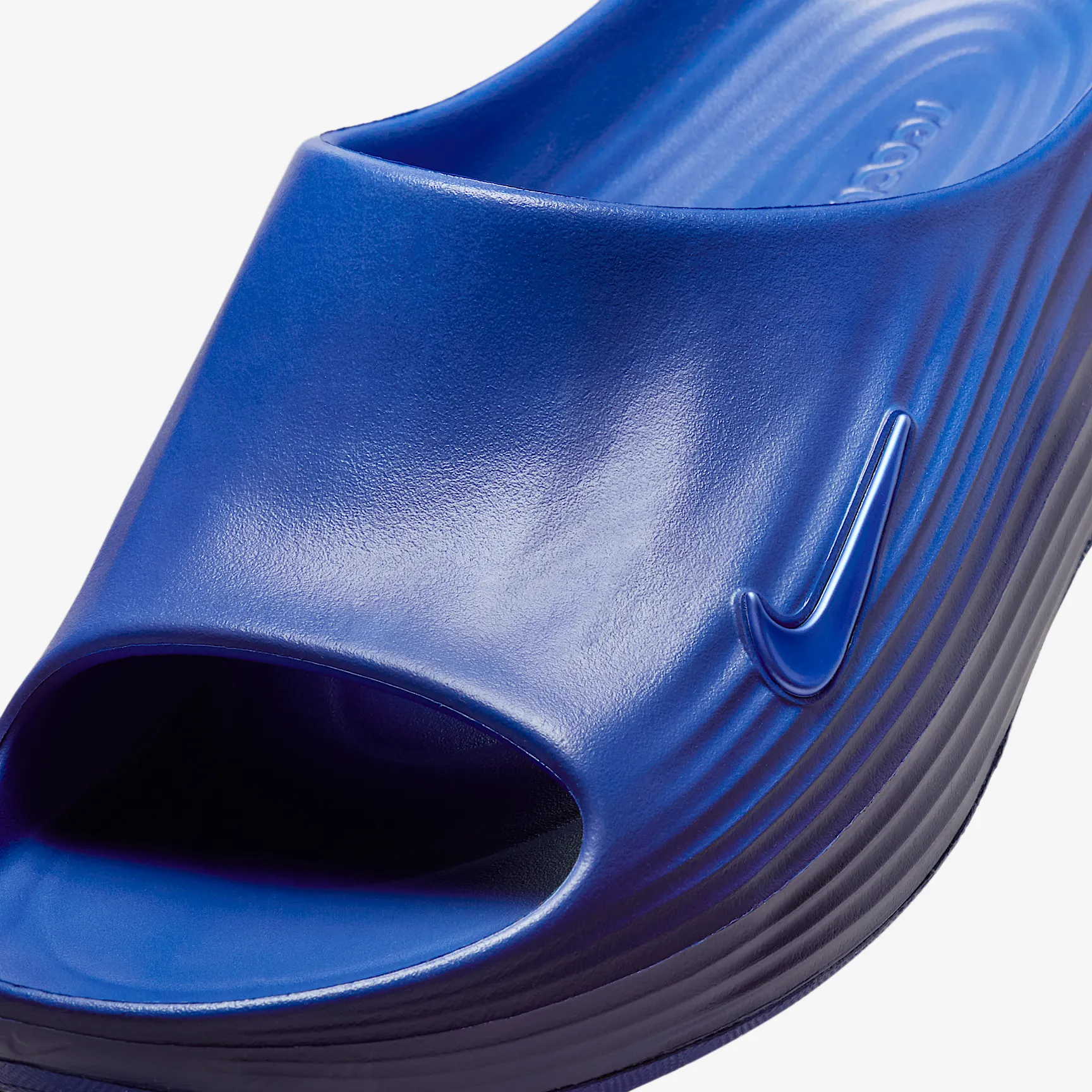 1D1446_Nike-ReactX-Rejuven8-Slide_HYPER-ROYAL_HV4479-401_img5