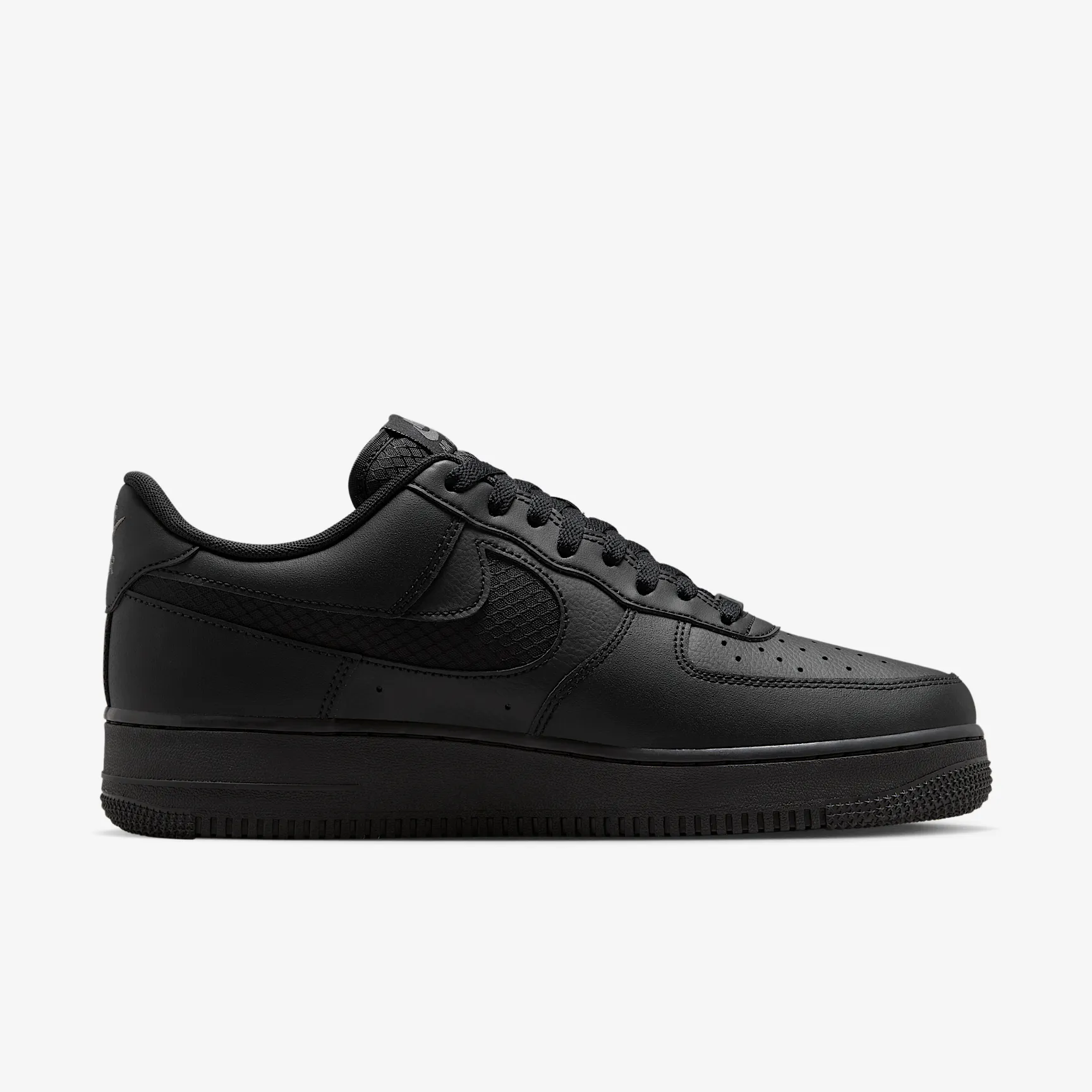000000_Nike-Air-Force-1-'07-LV8_BLACK-RIPSTOP_IH4452-001_img2