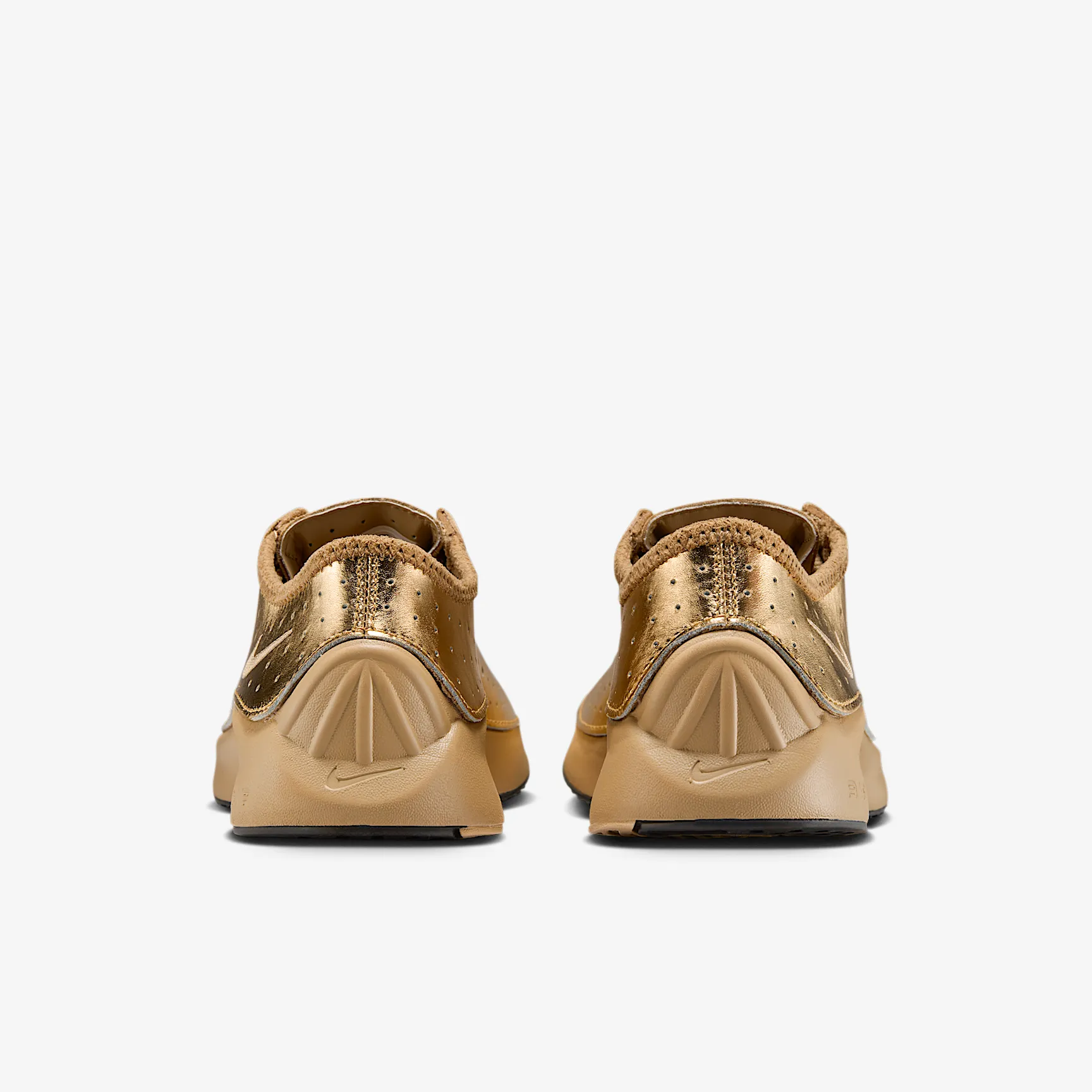 724F2D_Nike-Air-Superfly-WMNS_METALLIC-GOLD_IB5824-700_img5