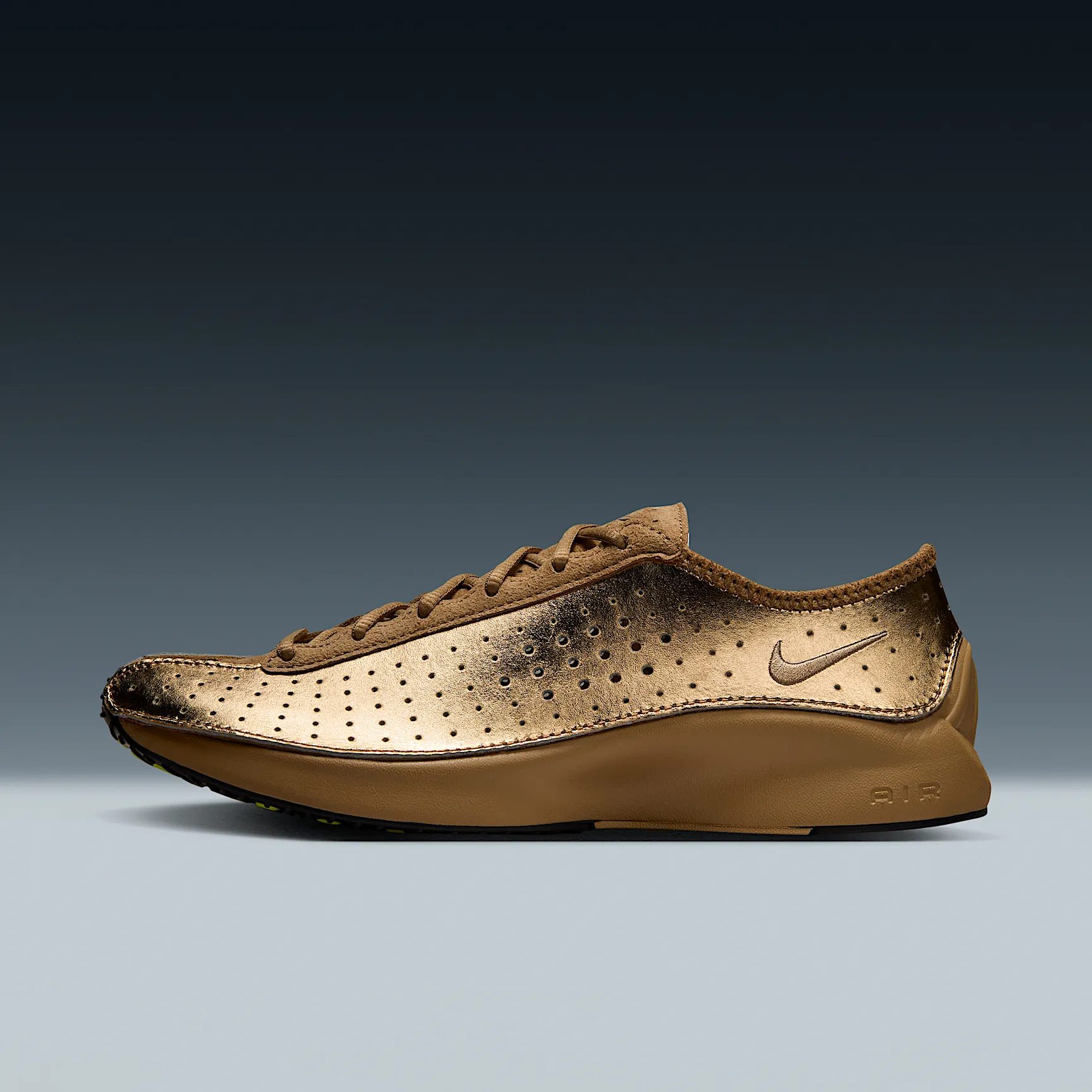 724F2D_Nike-Air-Superfly-WMNS_METALLIC-GOLD_IB5824-700_img0