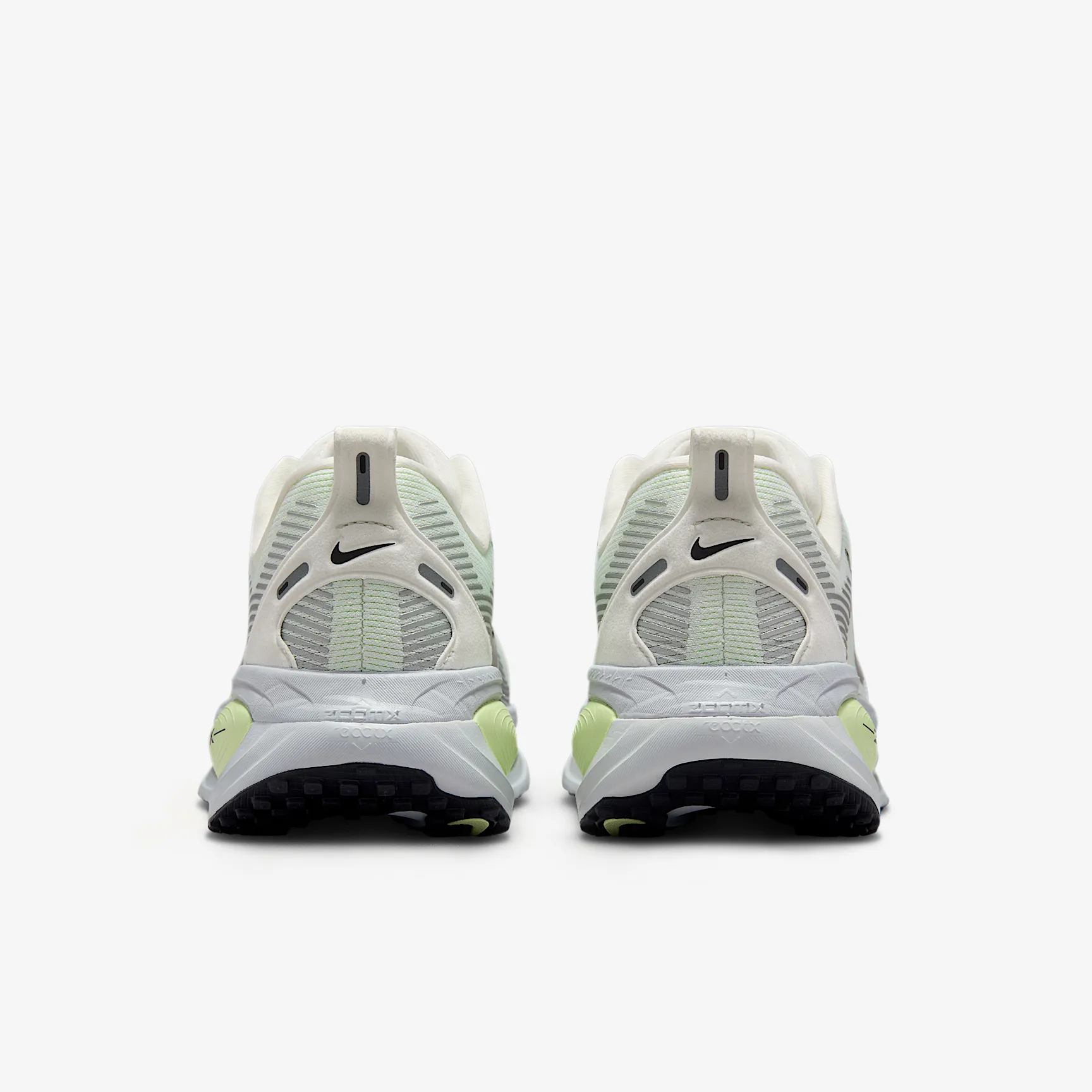 BCC5BB_Nike-Vomero-18_SUMMIT-WHITE-BARELY_HM6804-107_img5