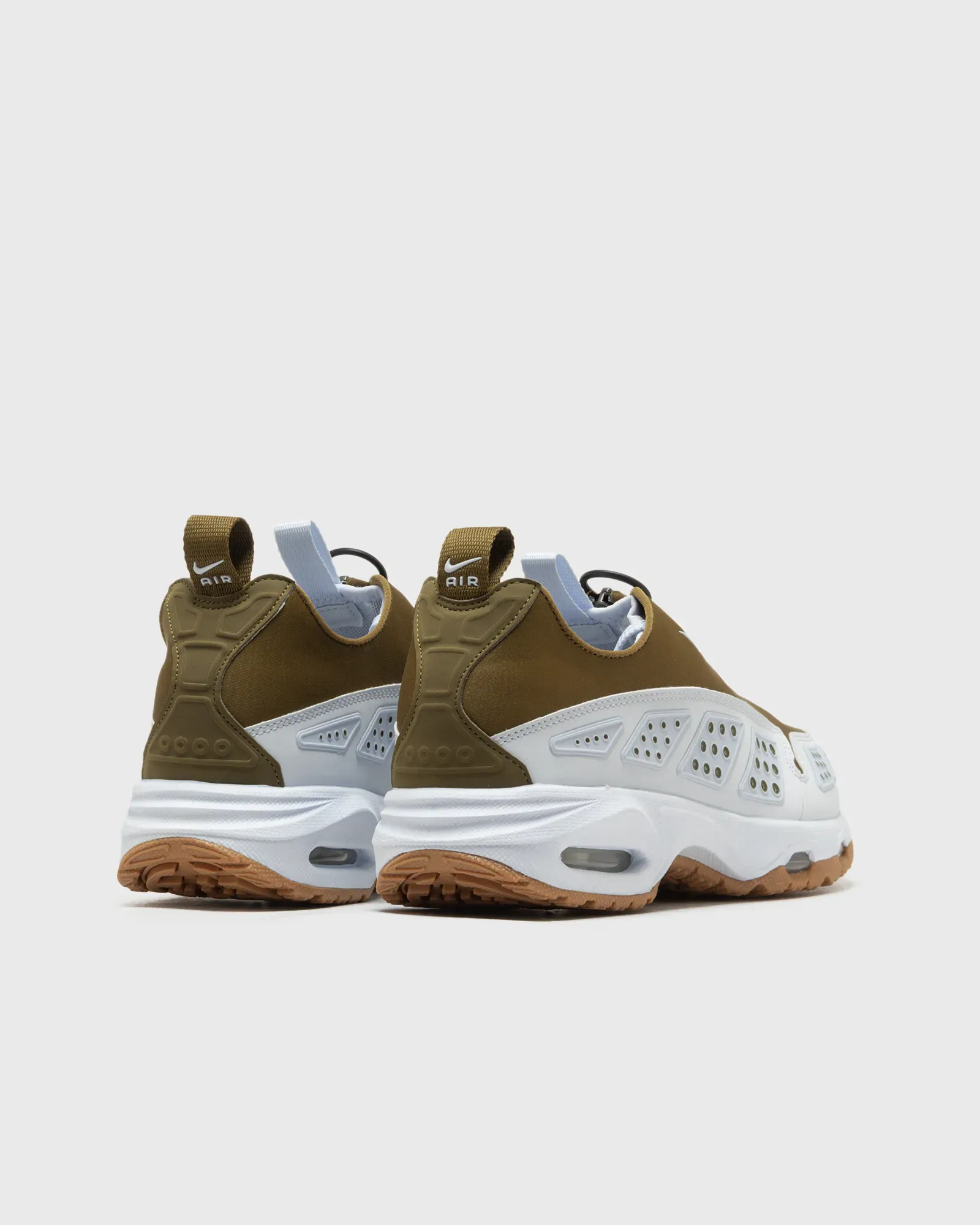 7E643B_Nike-Air-Max-SNDR_OLIVE-FLAK_FZ2068-301_img3