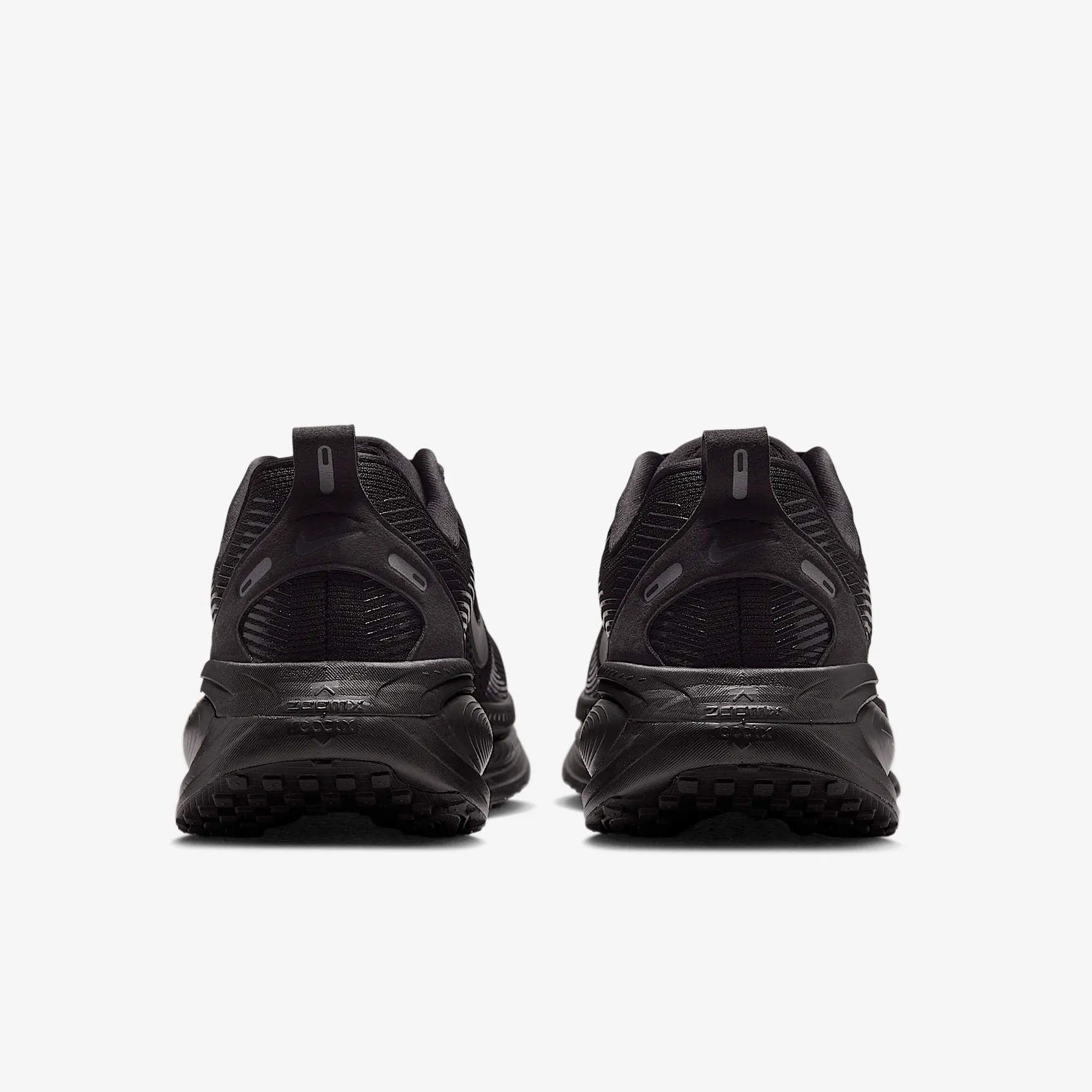 000000_Nike-Vomero-18-WMNS_BLACK_HM6804-004_img5