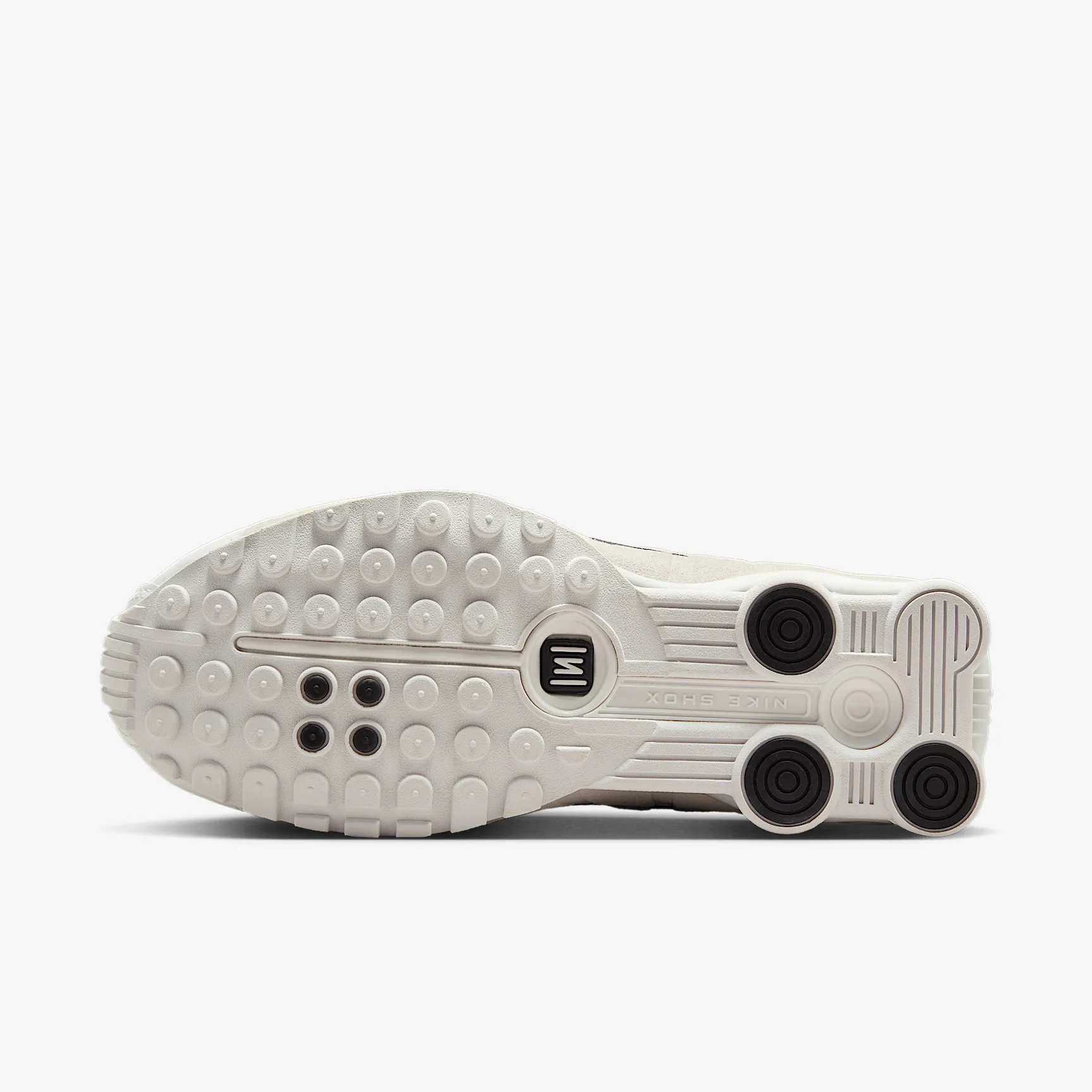 000000_Nike-Shox-R4-WMNS_WHITE-BLACK-SUEDE_HQ7739-100_img1