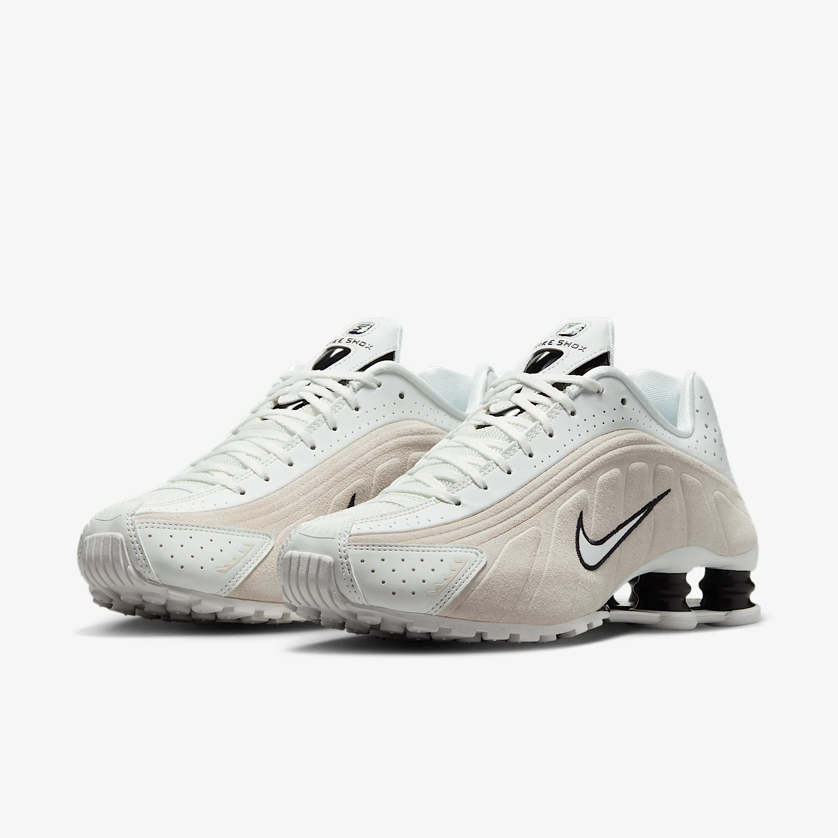 000000_Nike-Shox-R4-WMNS_WHITE-BLACK-SUEDE_HQ7739-100_img4