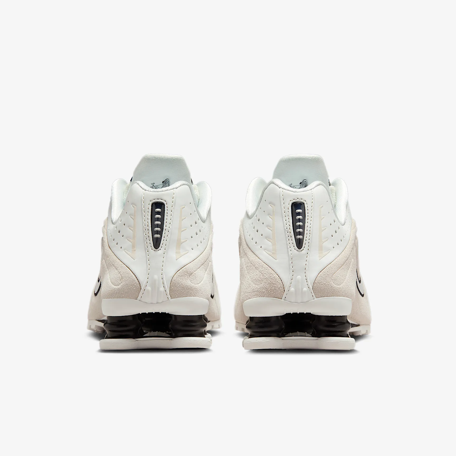 000000_Nike-Shox-R4-WMNS_WHITE-BLACK-SUEDE_HQ7739-100_img5