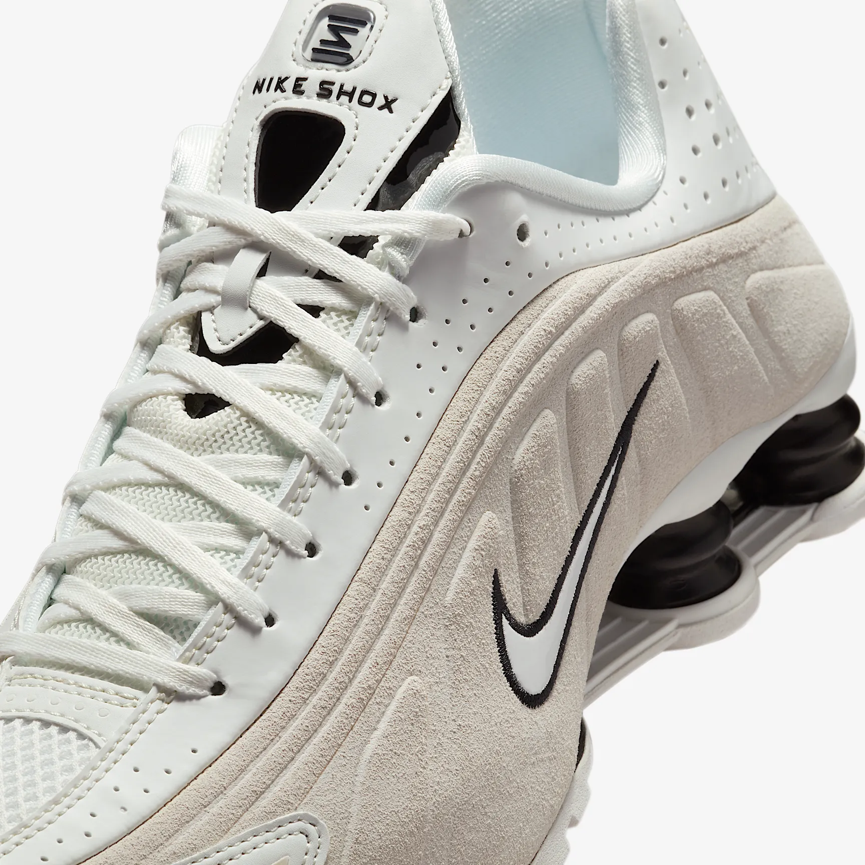 000000_Nike-Shox-R4-WMNS_WHITE-BLACK-SUEDE_HQ7739-100_img6