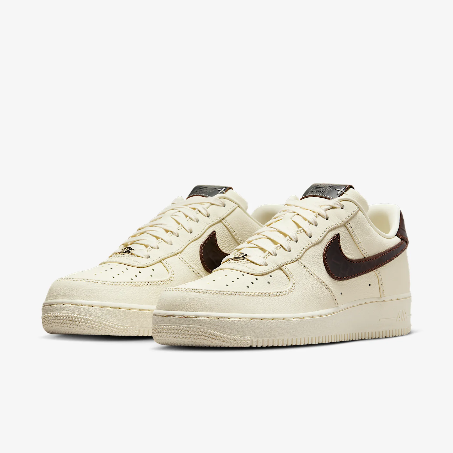 452717_Nike-Air-Force-1-Low-'07_SOFT-PEARL-BROWN_IH7332-001_img4