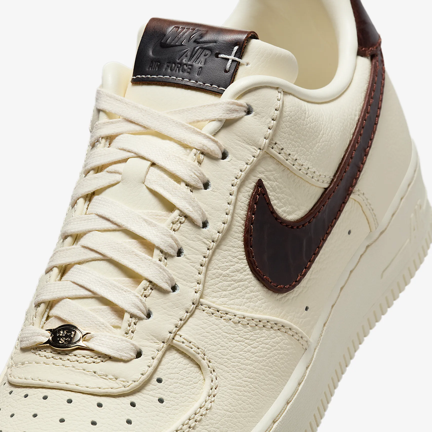 452717_Nike-Air-Force-1-Low-'07_SOFT-PEARL-BROWN_IH7332-001_img6
