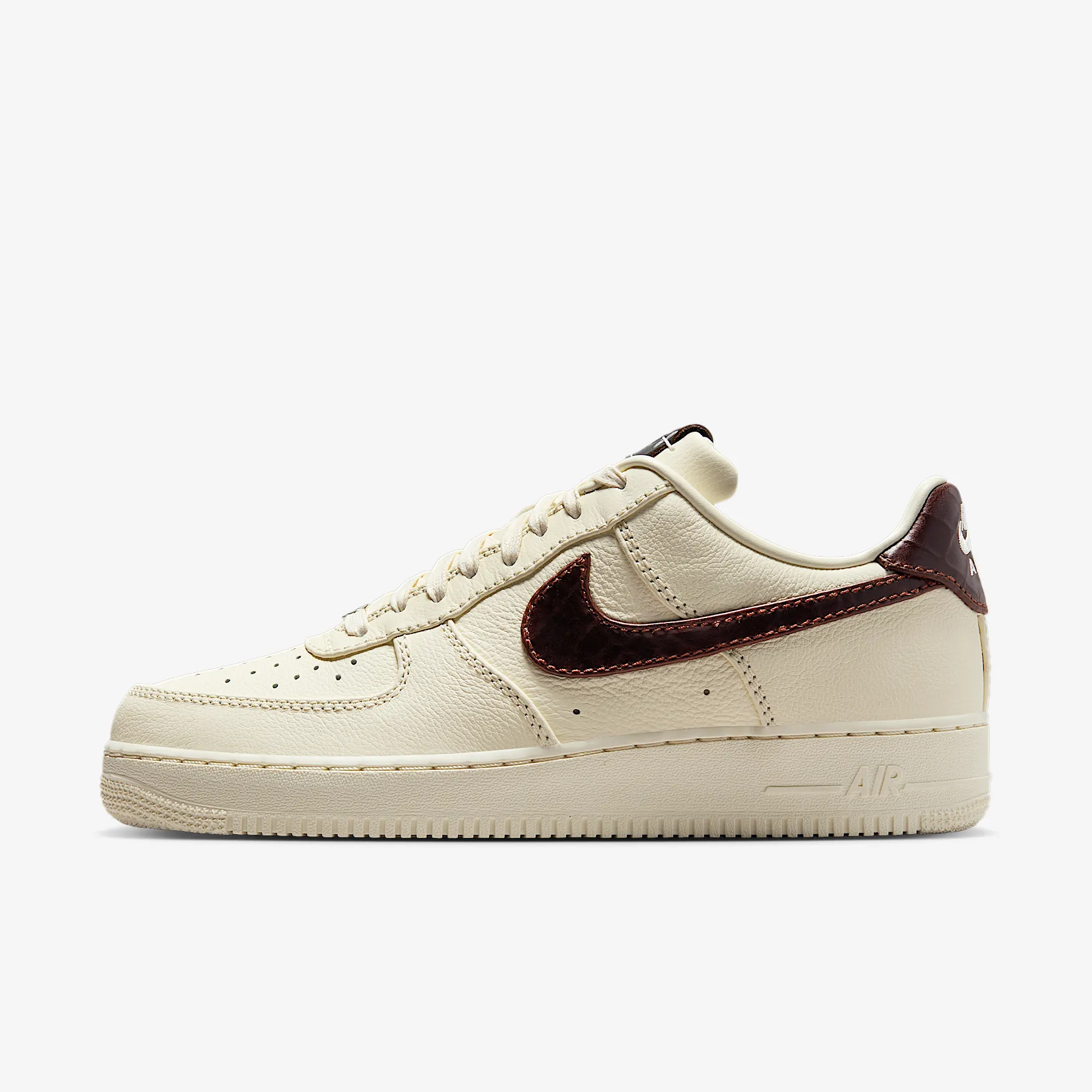 452717_Nike-Air-Force-1-Low-'07_SOFT-PEARL-BROWN_IH7332-001_img0