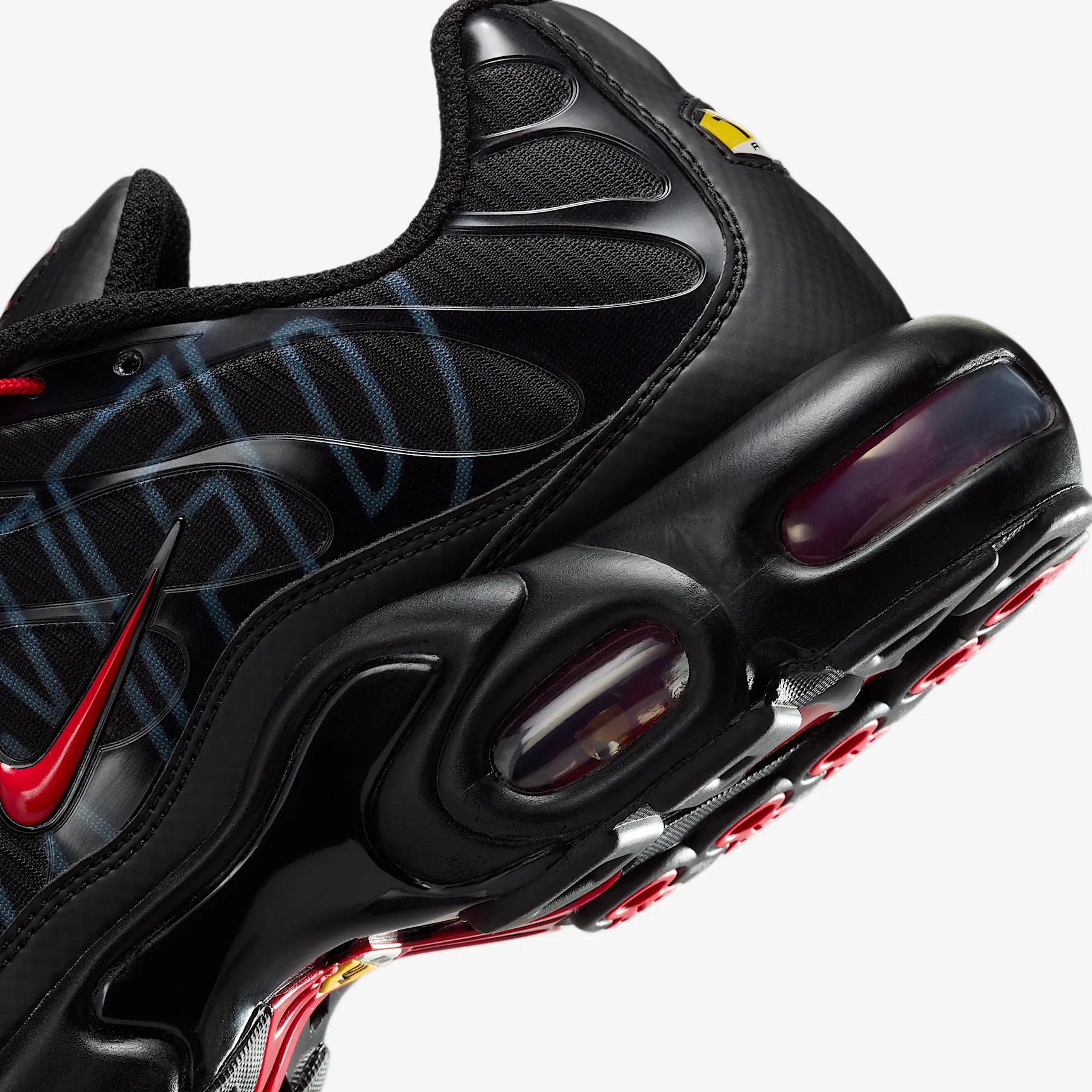 000000_Nike-Air-Max-Plus_BLACK-RED_IH4459-001_img7