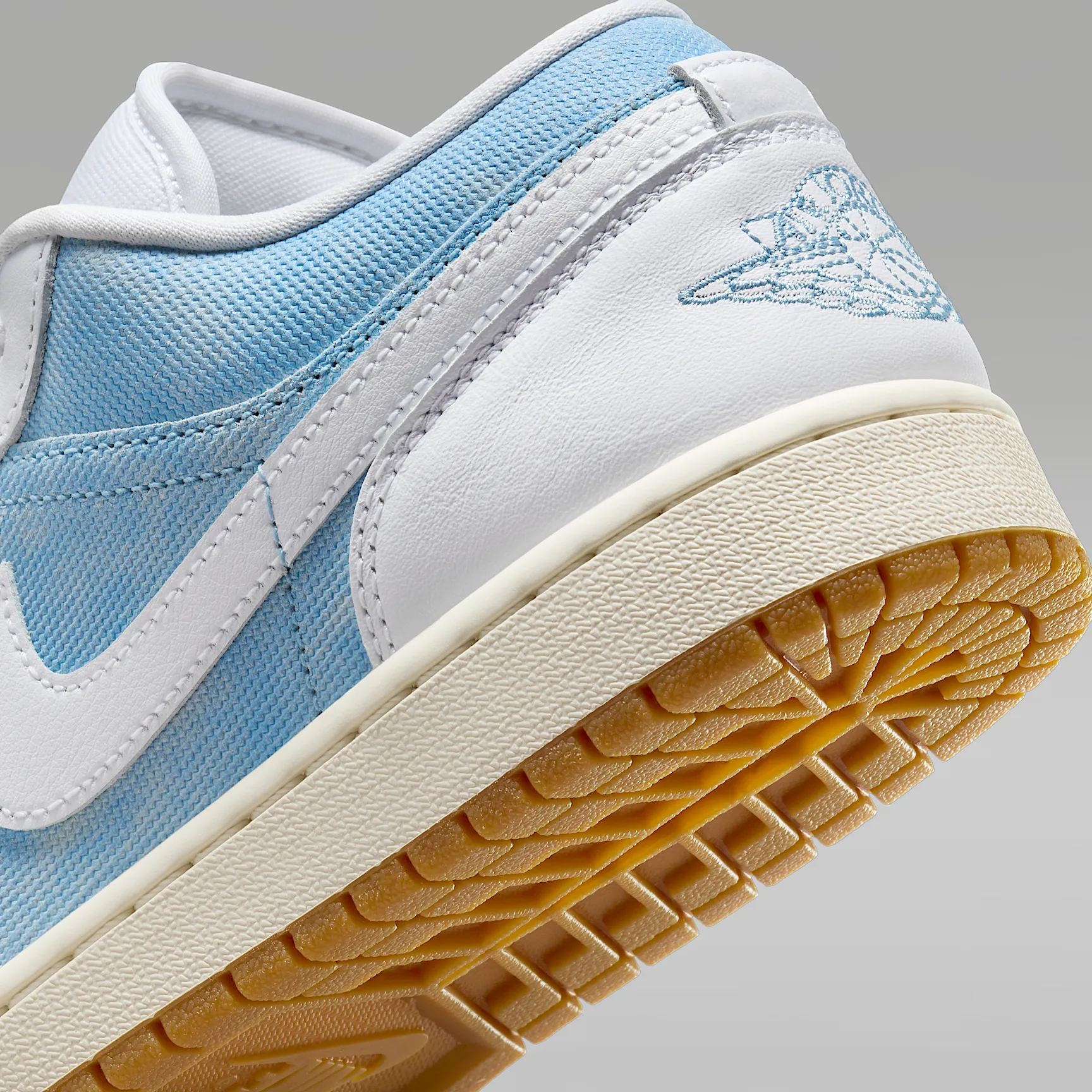 9CB5C3_Air-Jordan-1-Low-SE-WMNS_DENIM-WORN-BLUE_HQ2004-400_img7