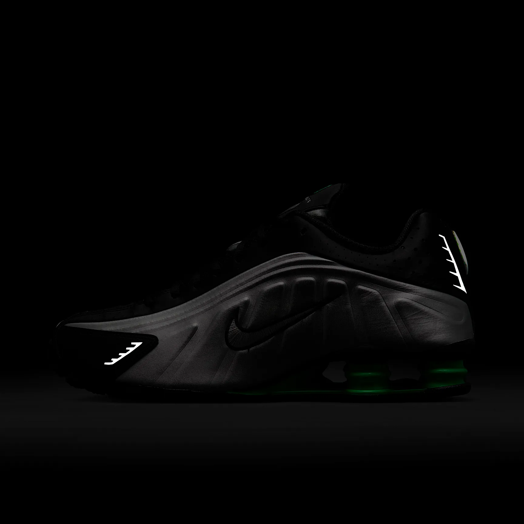 056739_Nike-Shox-R4_SILVER-GREEN_HQ1988-006_img10