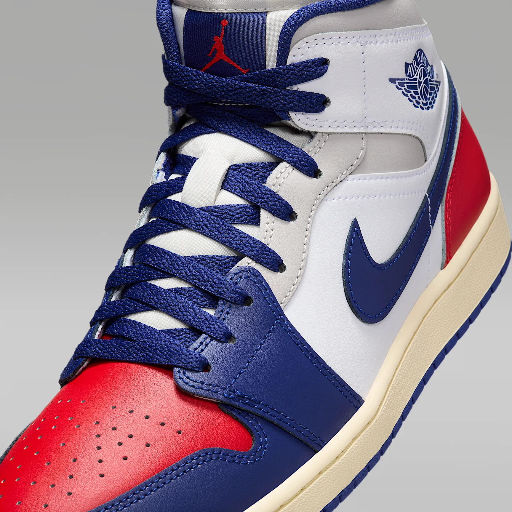 C11D39_Air-Jordan-1-Mid_RARE-AIR_DQ8426-102_img6
