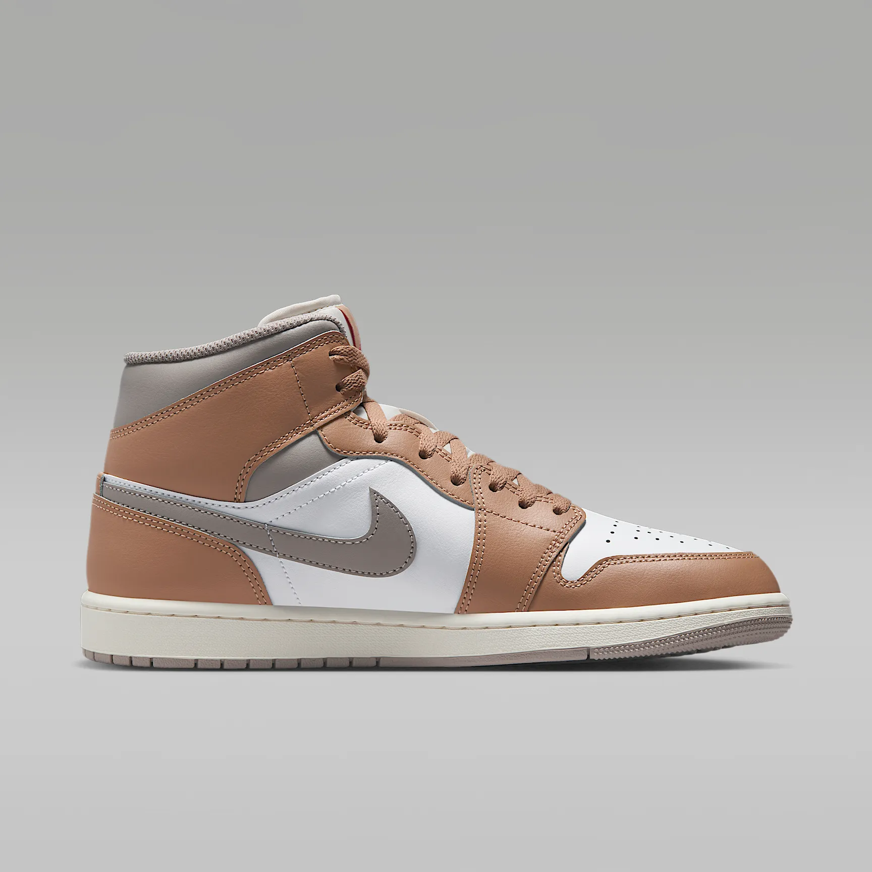 B8846C_Air-Jordan-1-Mid_HEMP_DQ8426-200_img2