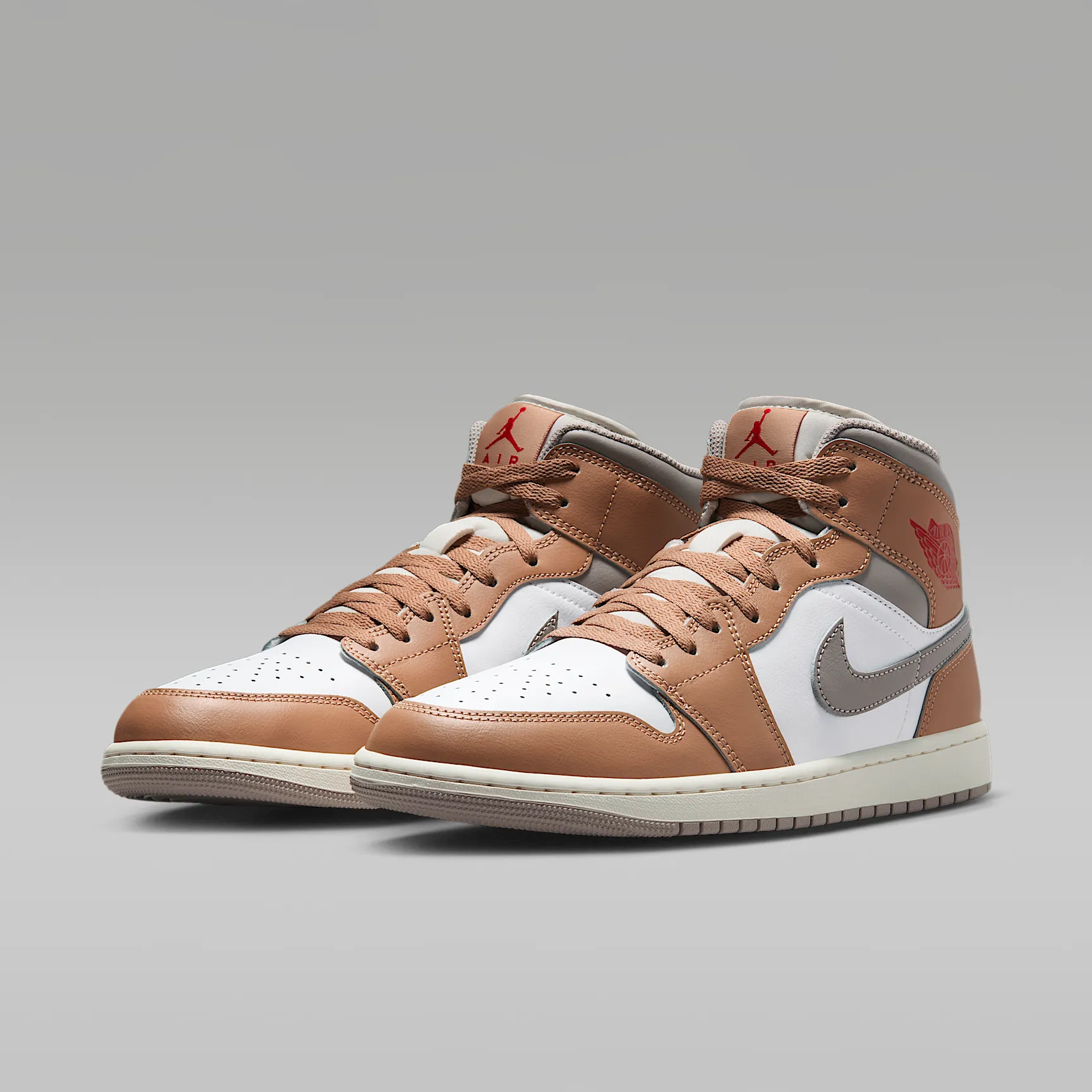 B8846C_Air-Jordan-1-Mid_HEMP_DQ8426-200_img4