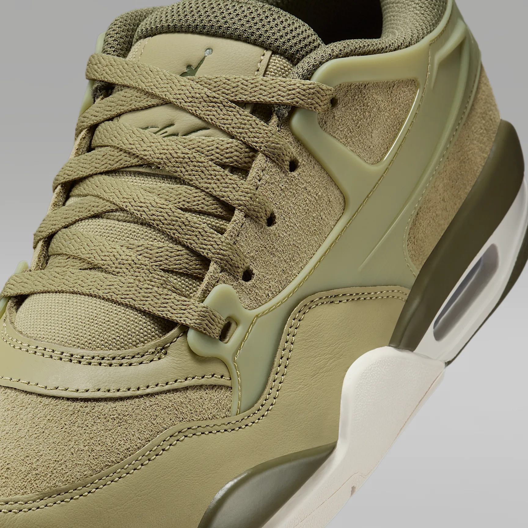 8B8762_Air-Jordan-4-RM-WMNS_NEUTRAL-OLIVE_IB7694-201_img6