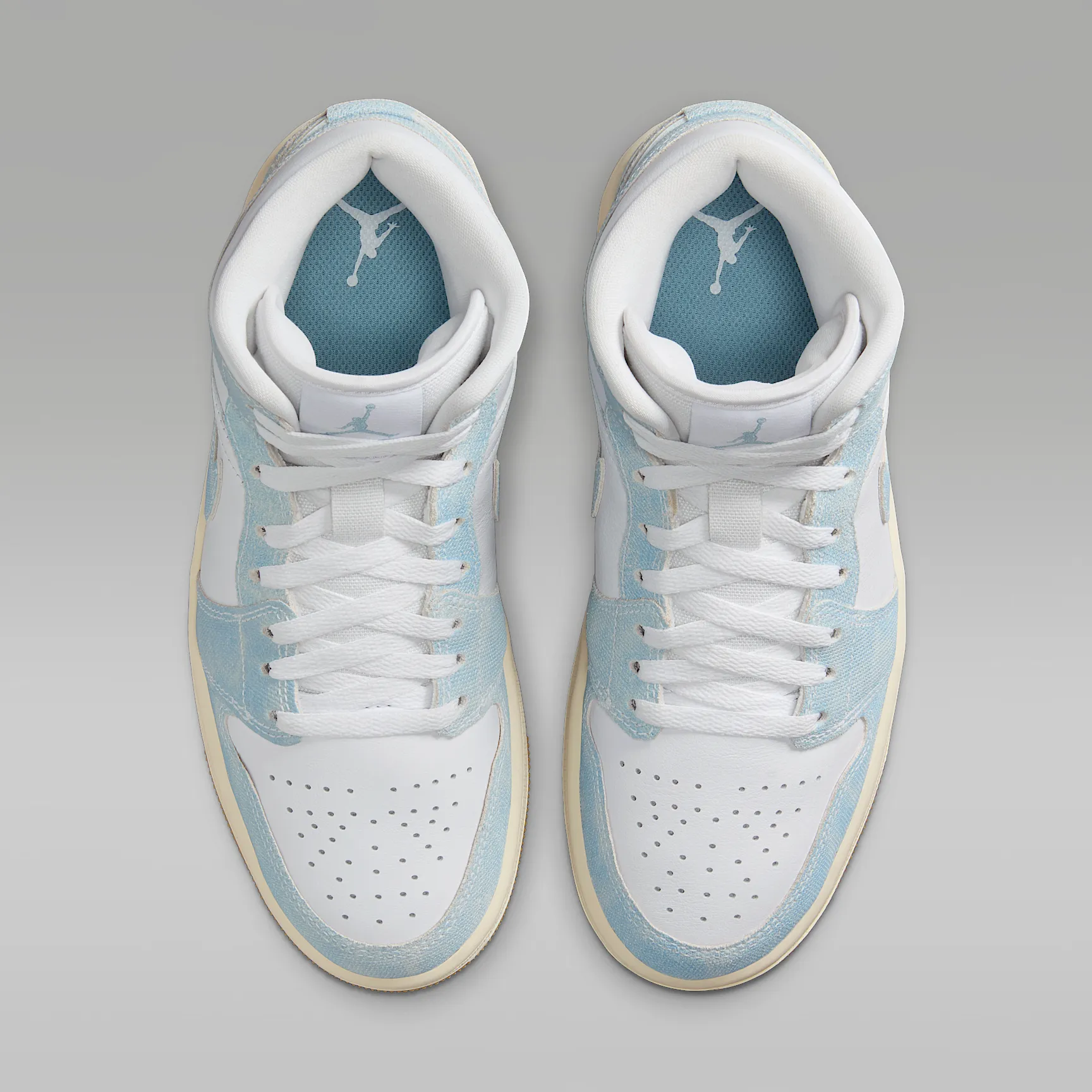788E9A_Air-Jordan-1-Mid-SE-WMNS_DENIM-GUM_HQ2005-100_img3
