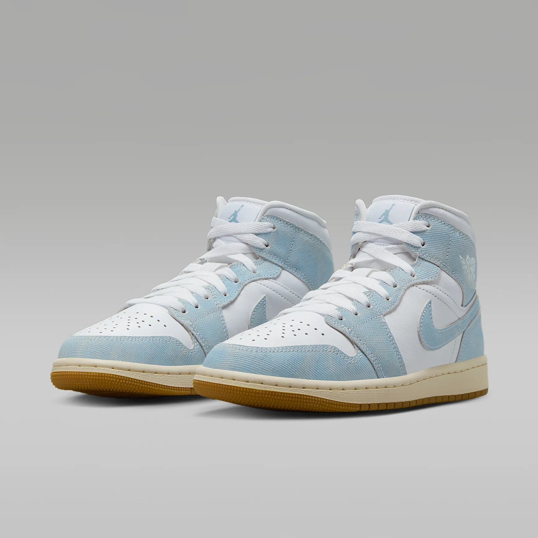 788E9A_Air-Jordan-1-Mid-SE-WMNS_DENIM-GUM_HQ2005-100_img4